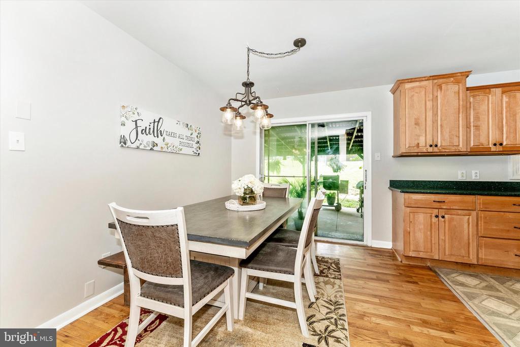 9708 FERNWOOD LANE