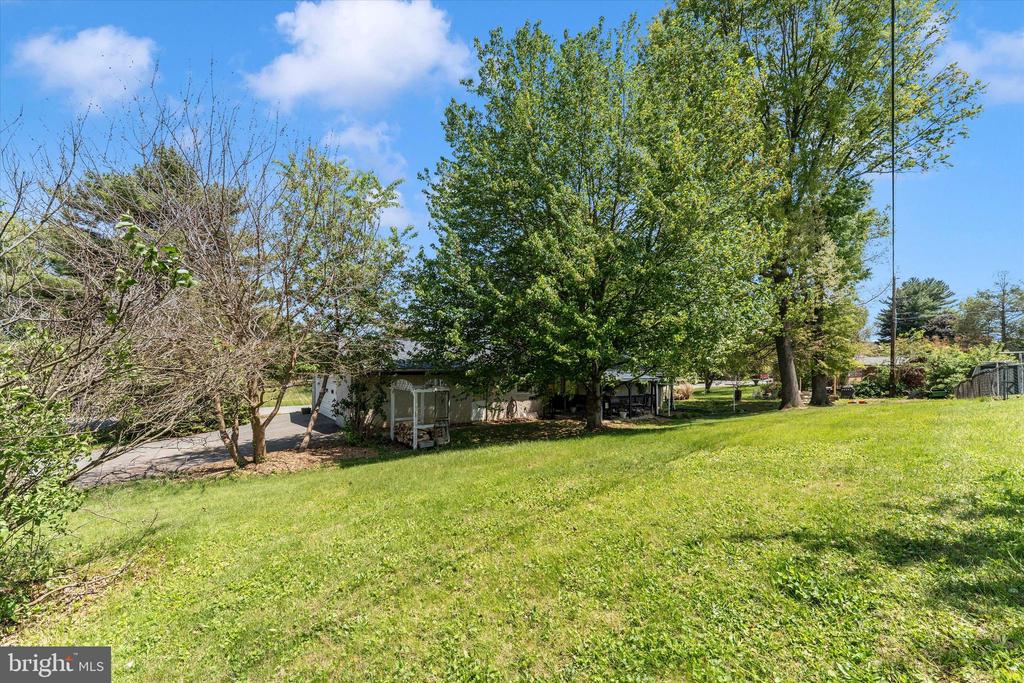 9708 FERNWOOD LANE