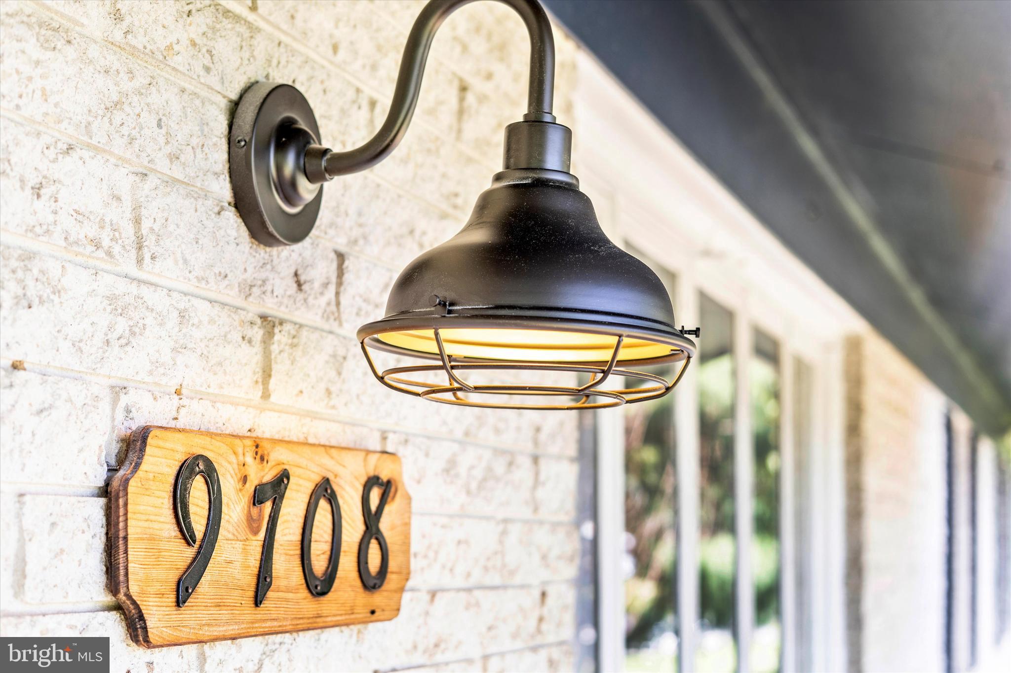 9708 FERNWOOD LANE