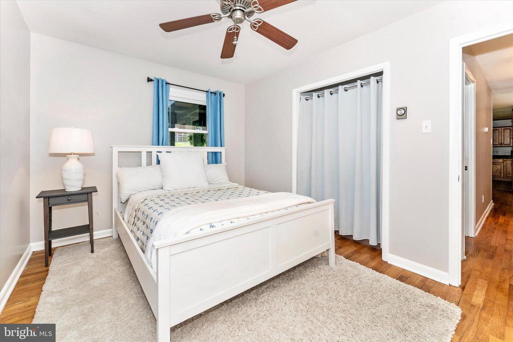 9708 FERNWOOD LANE