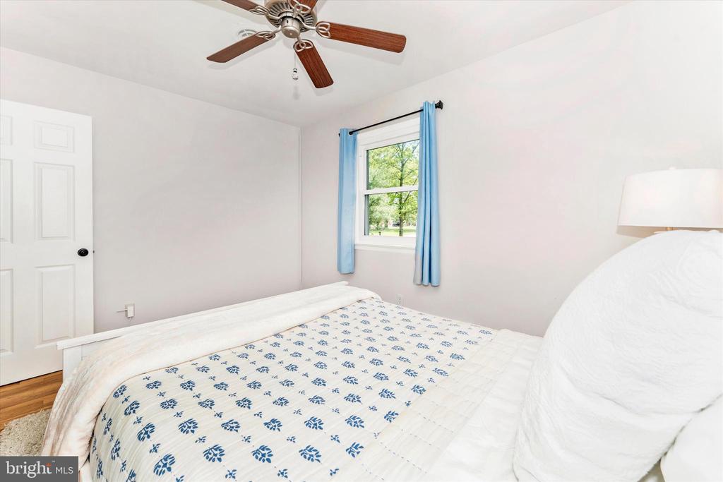 9708 FERNWOOD LANE