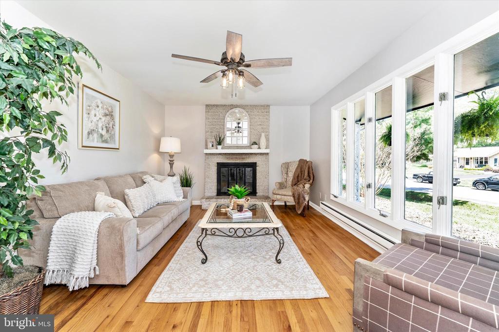 9708 FERNWOOD LANE