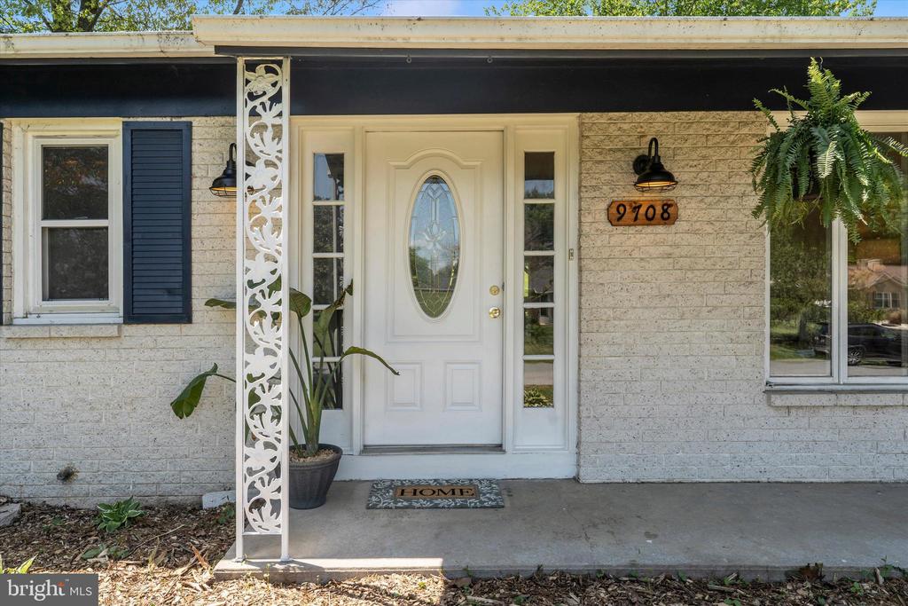 9708 FERNWOOD LANE