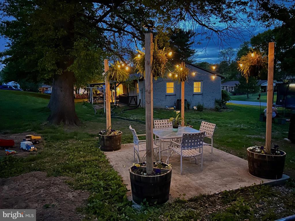 9708 FERNWOOD LANE