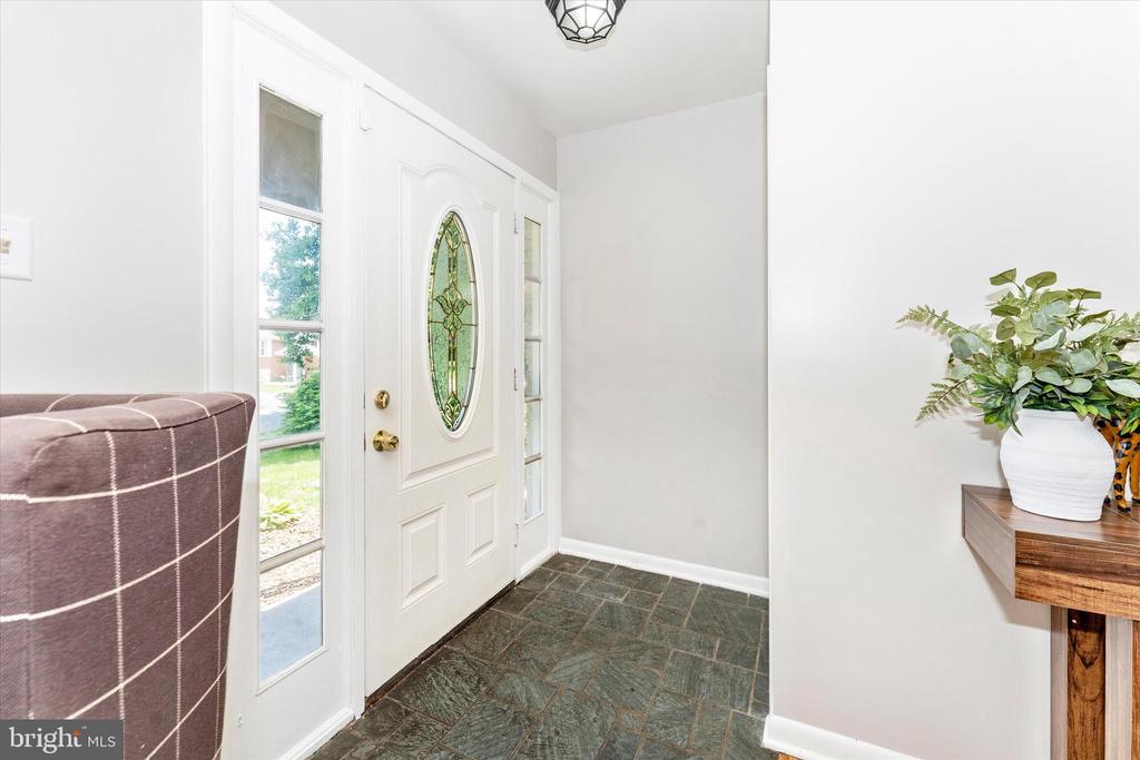 9708 FERNWOOD LANE