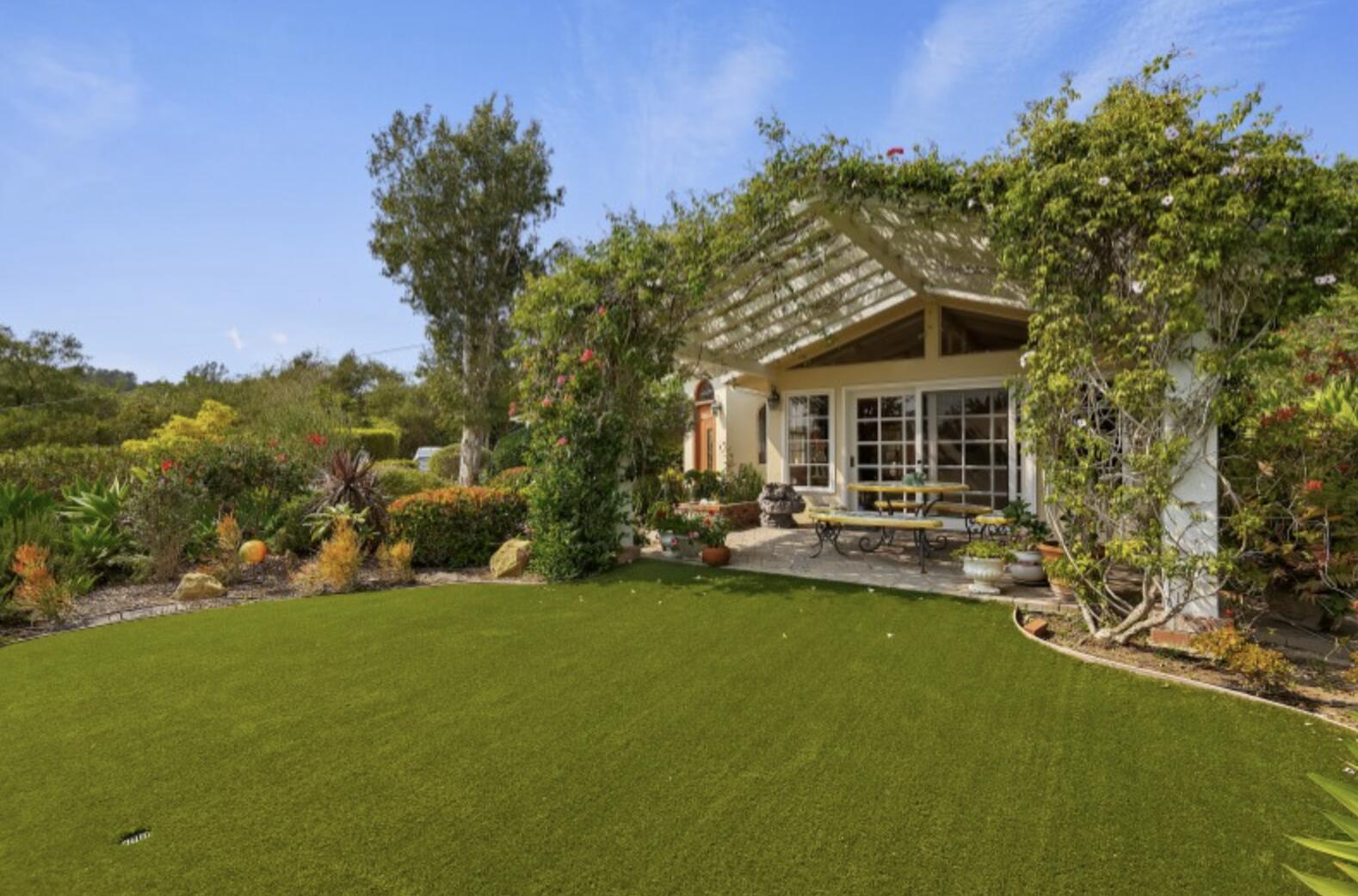 902 Aleeda Lane