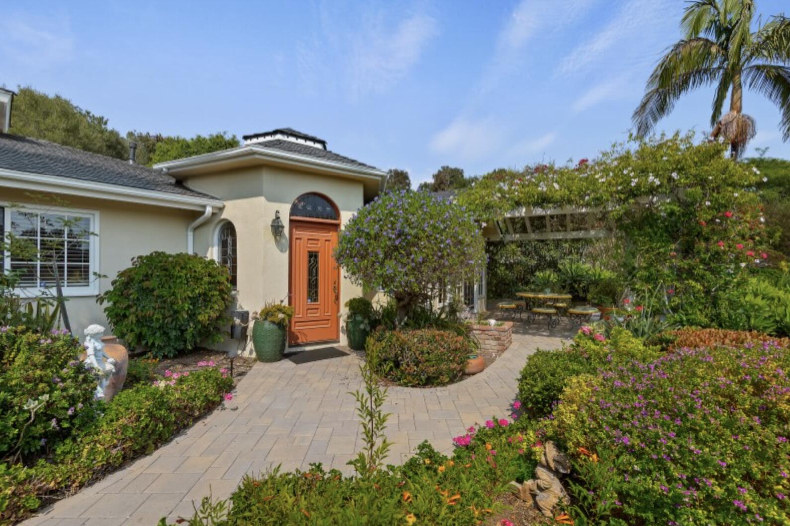 902 Aleeda Lane