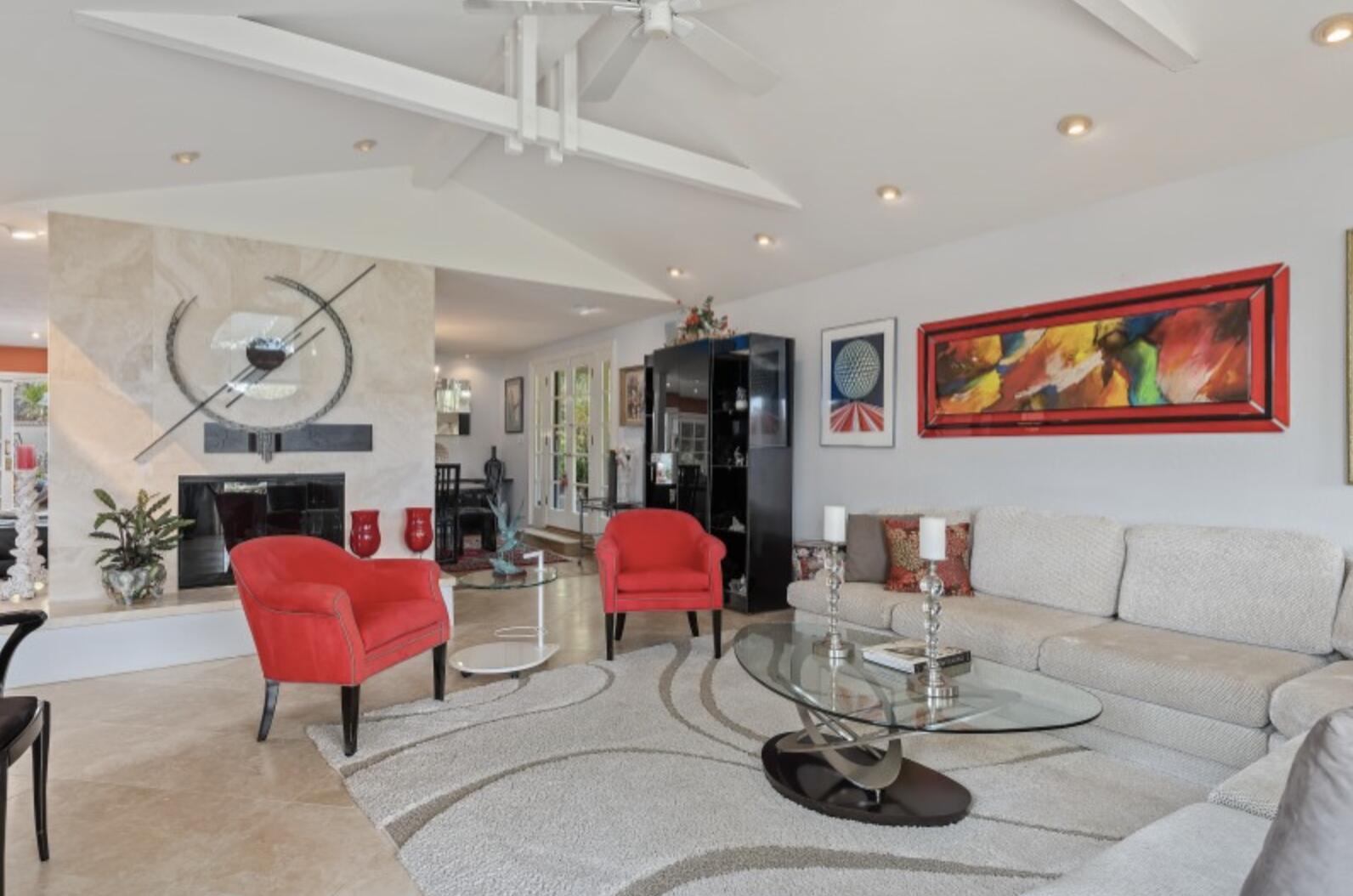 902 Aleeda Lane