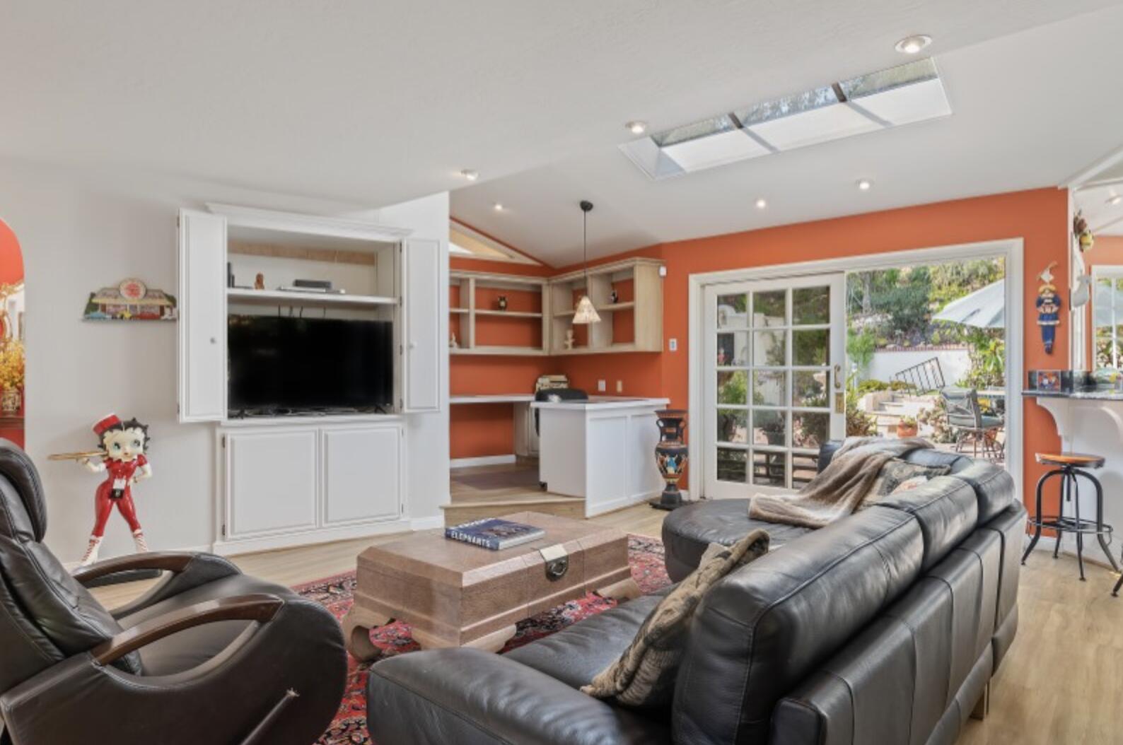 902 Aleeda Lane