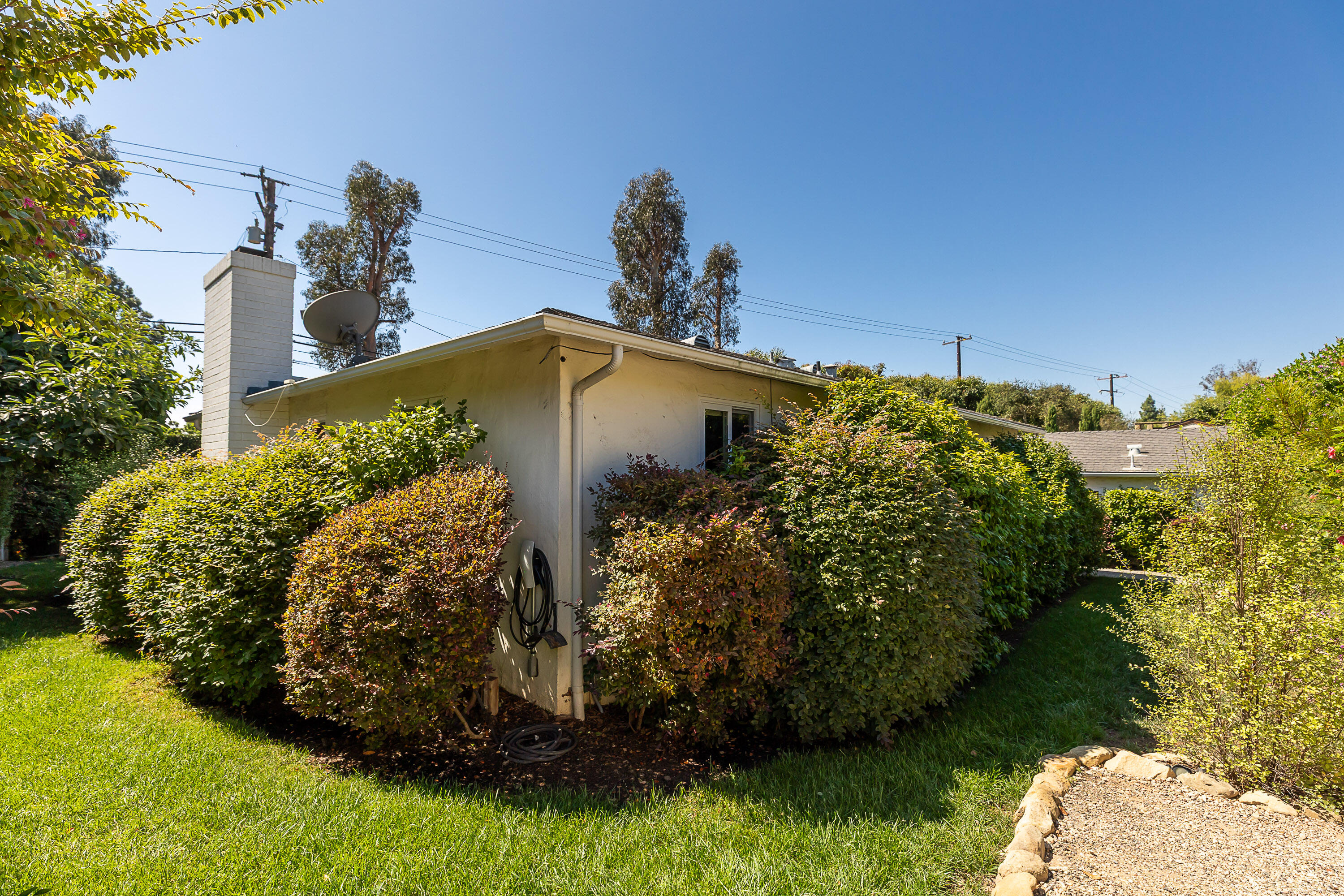 2166 E Valley Road