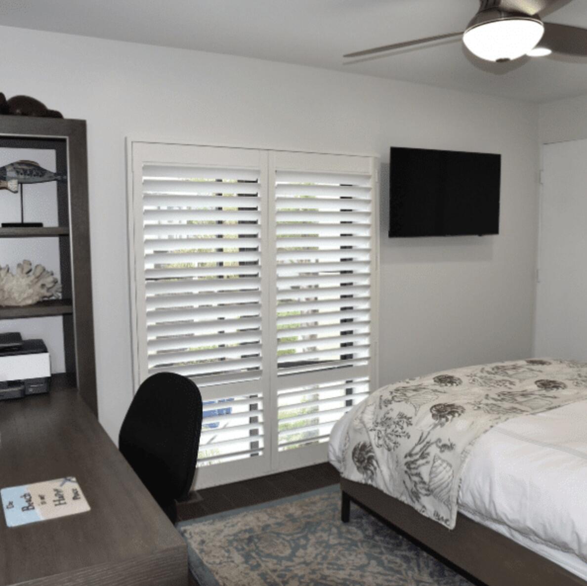 4885 Sandyland Road, 2