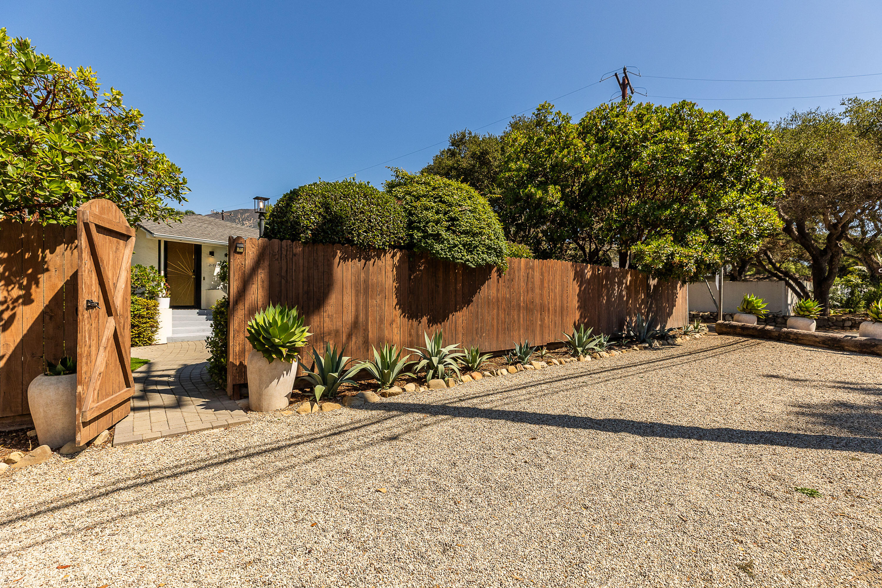 2166 E Valley Road