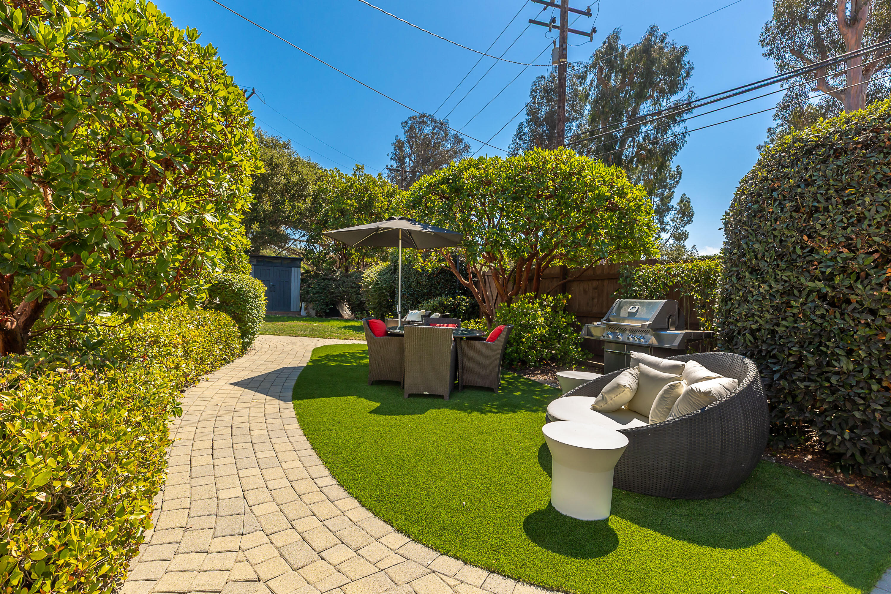 2166 E Valley Road