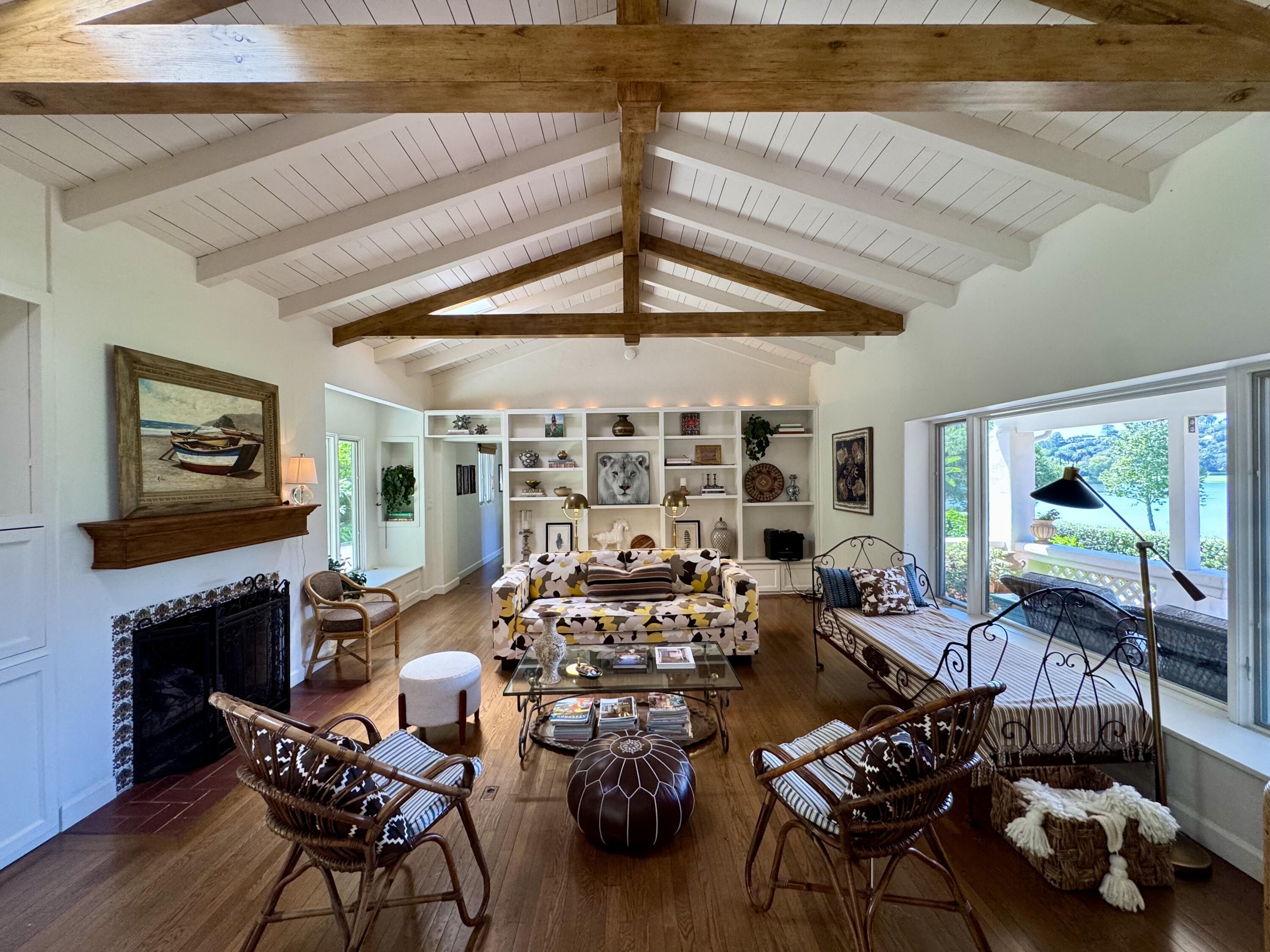 4015 Lago Drive, SANTA BARBARA