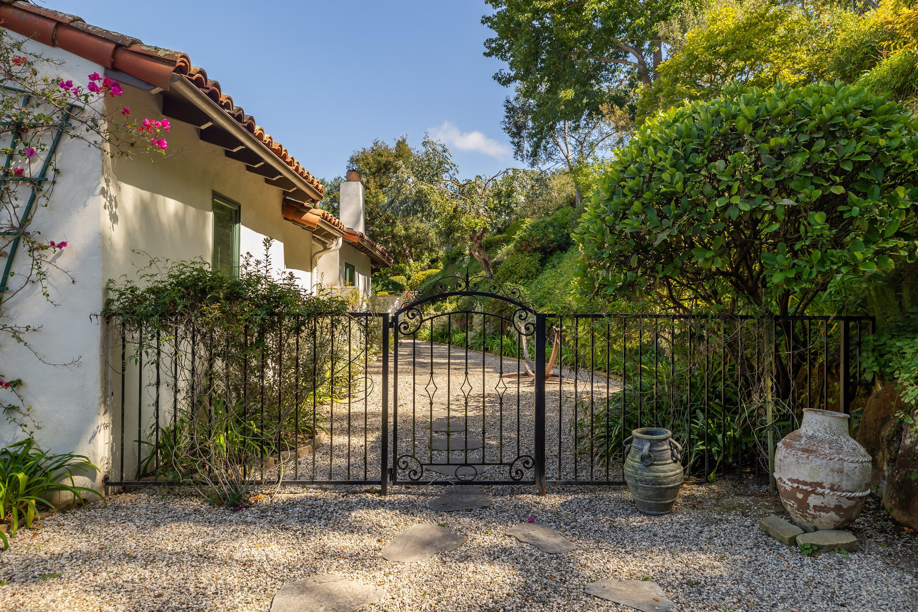 4015 Lago Drive, SANTA BARBARA