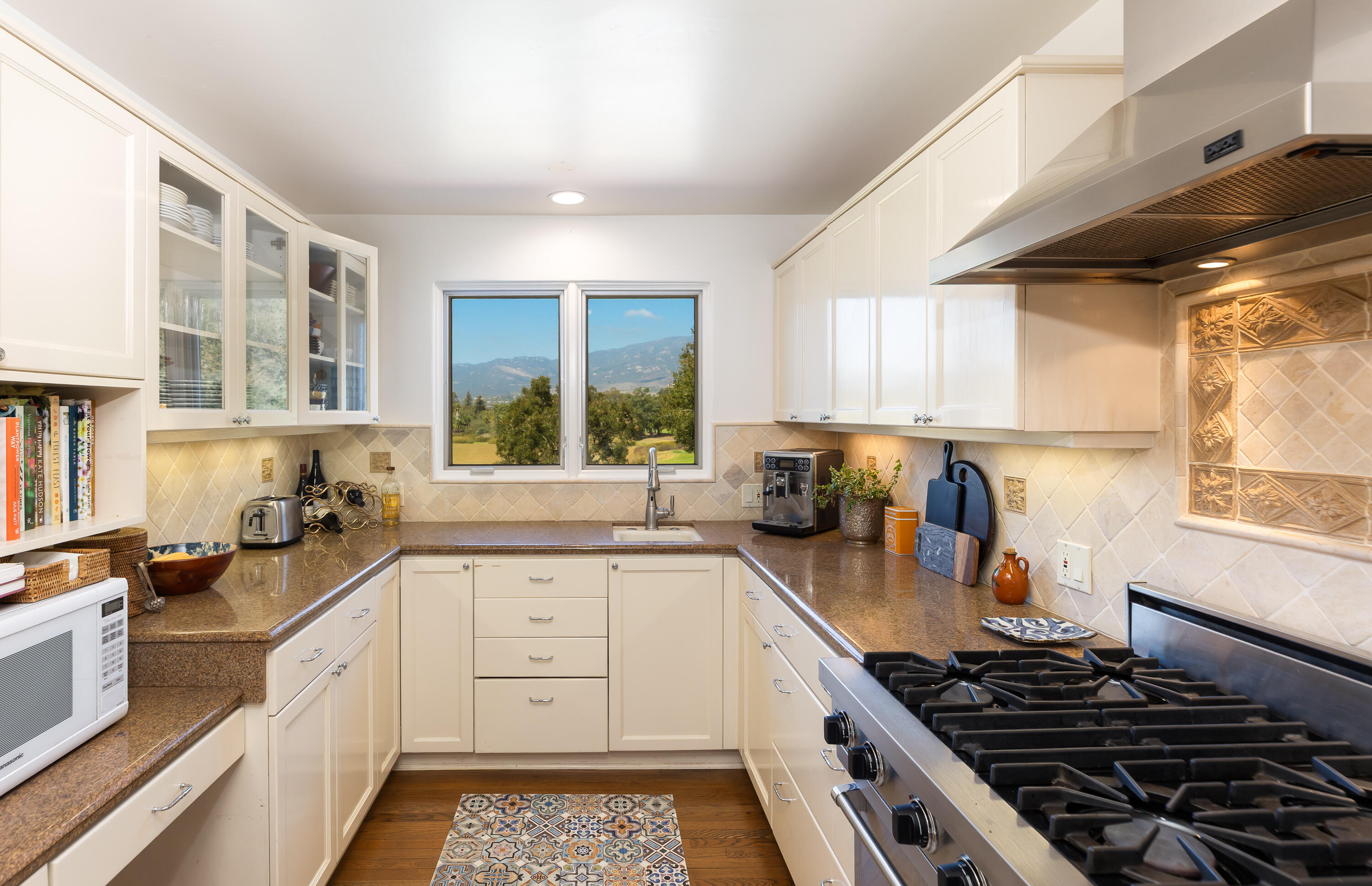 4015 Lago Drive, SANTA BARBARA