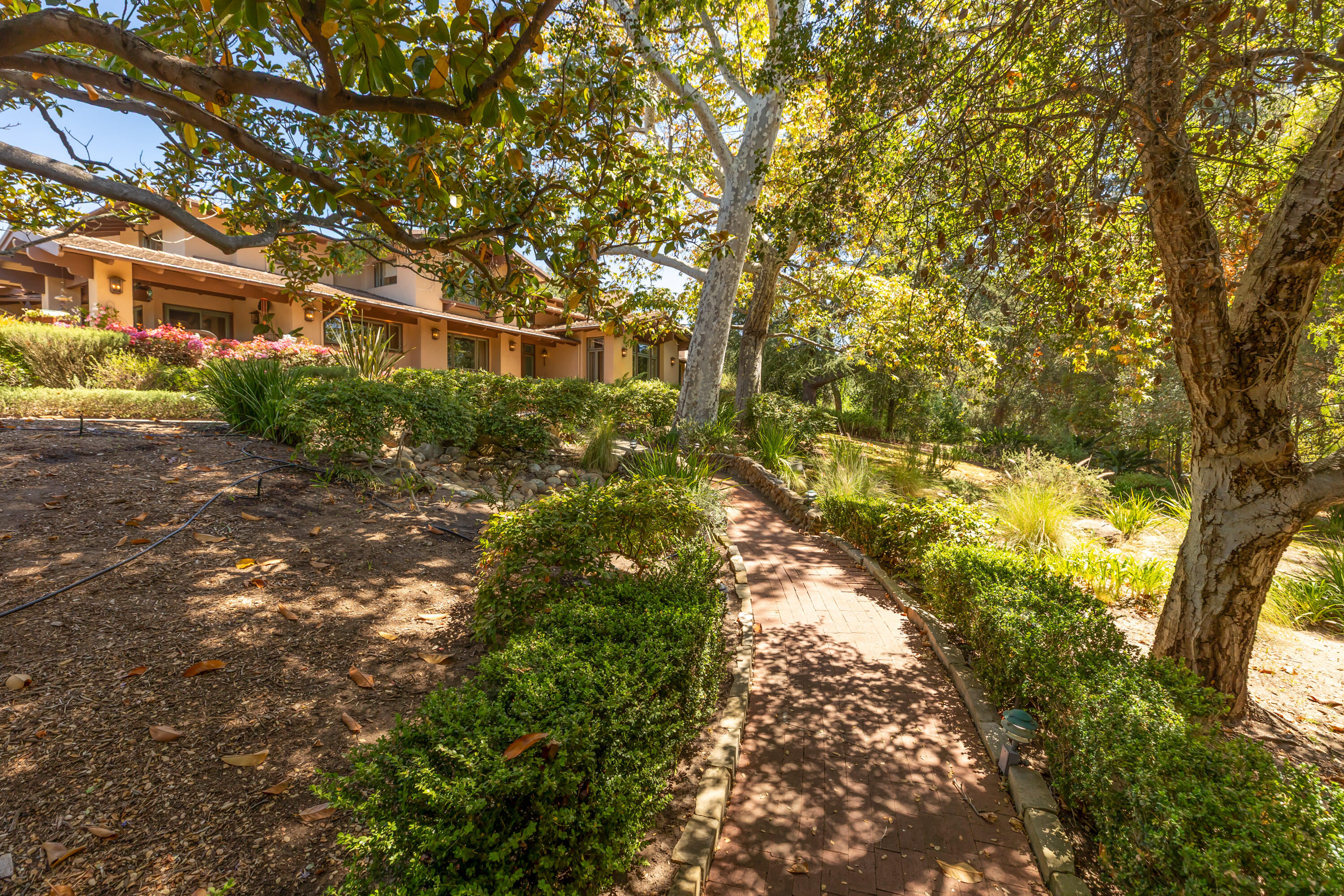 375 Las Palmas Drive