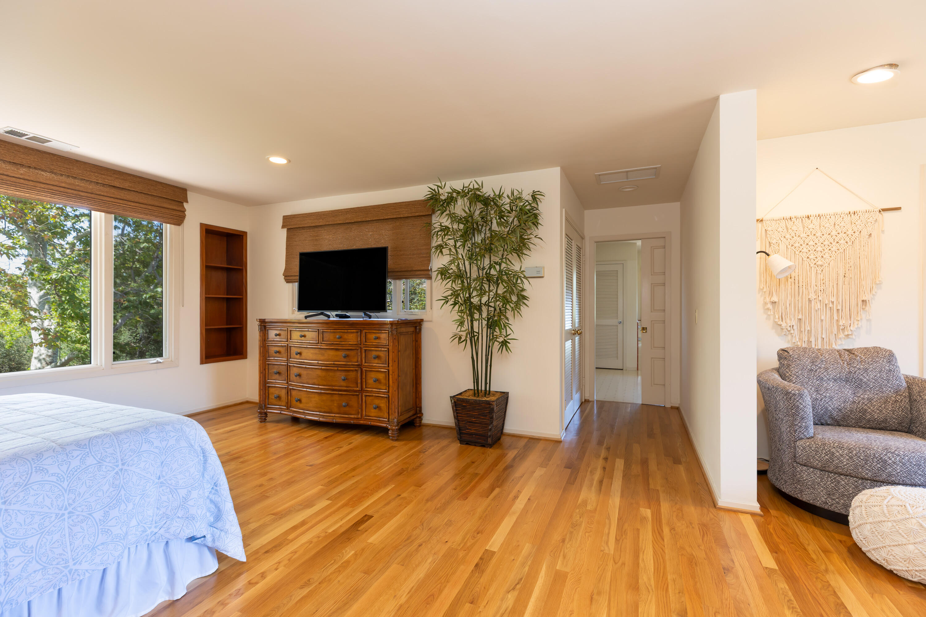 375 Las Palmas Drive