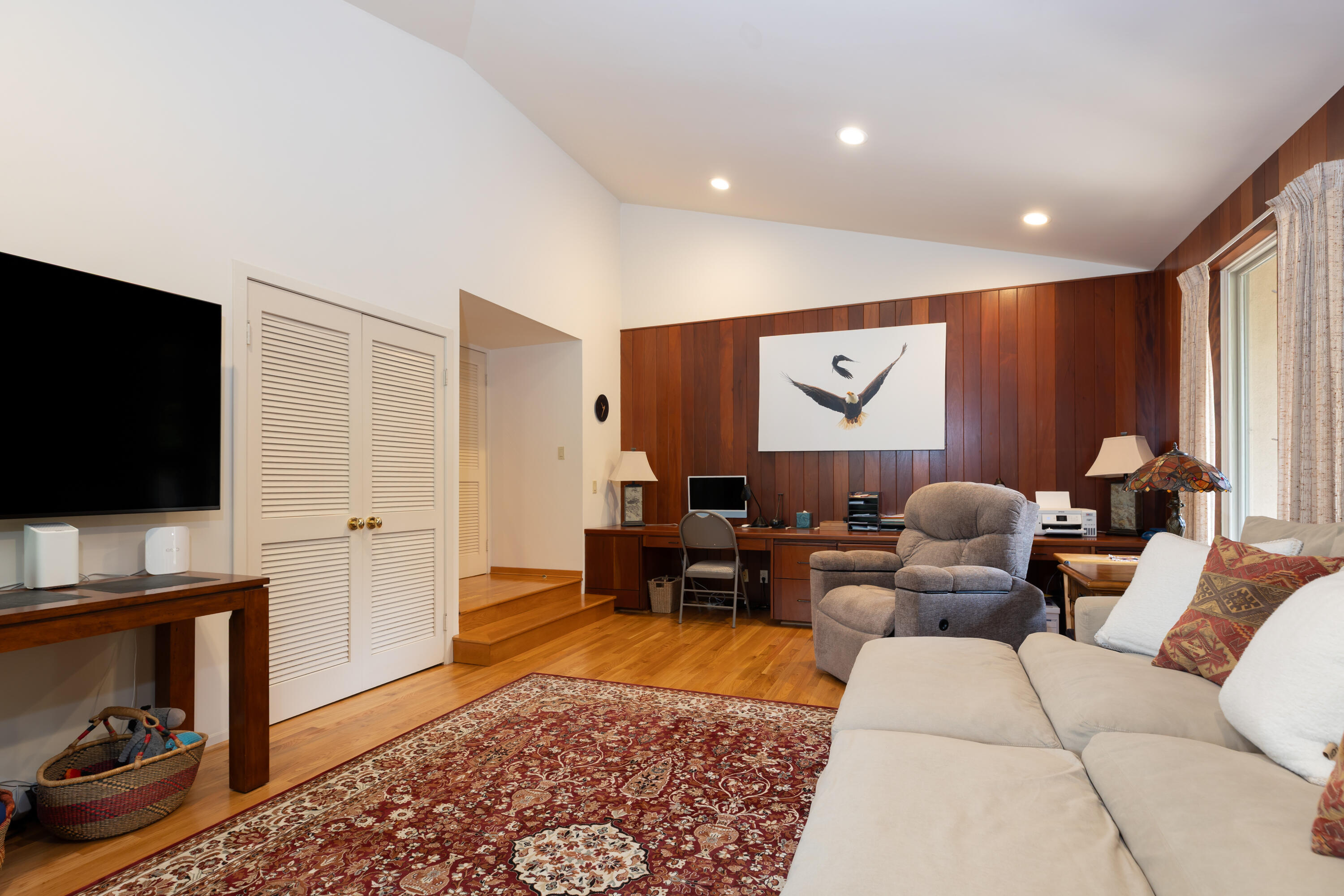 375 Las Palmas Drive