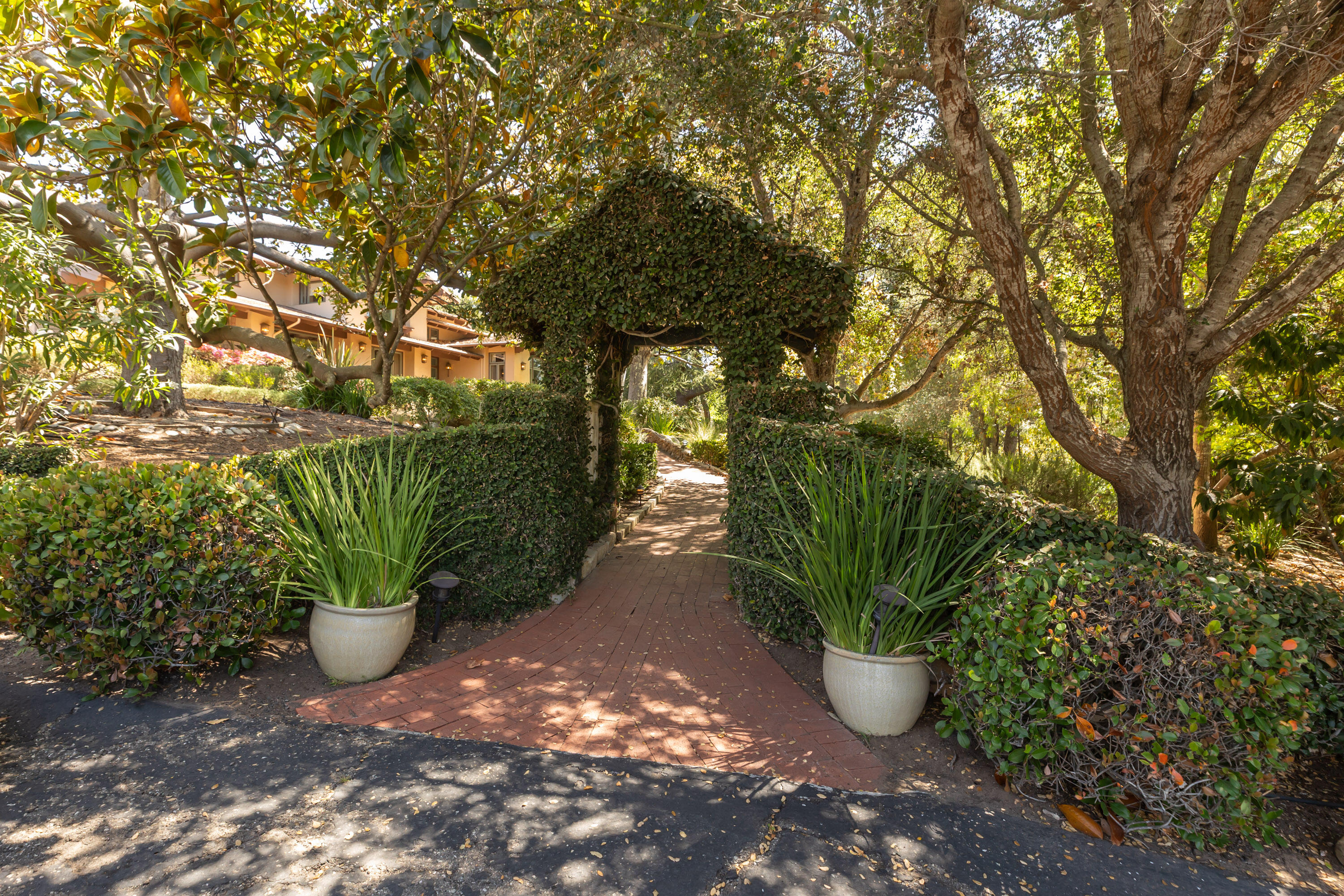 375 Las Palmas Drive