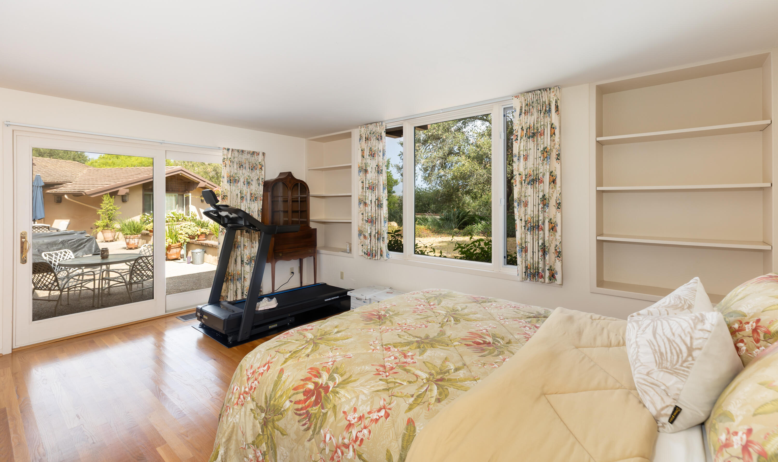 375 Las Palmas Drive