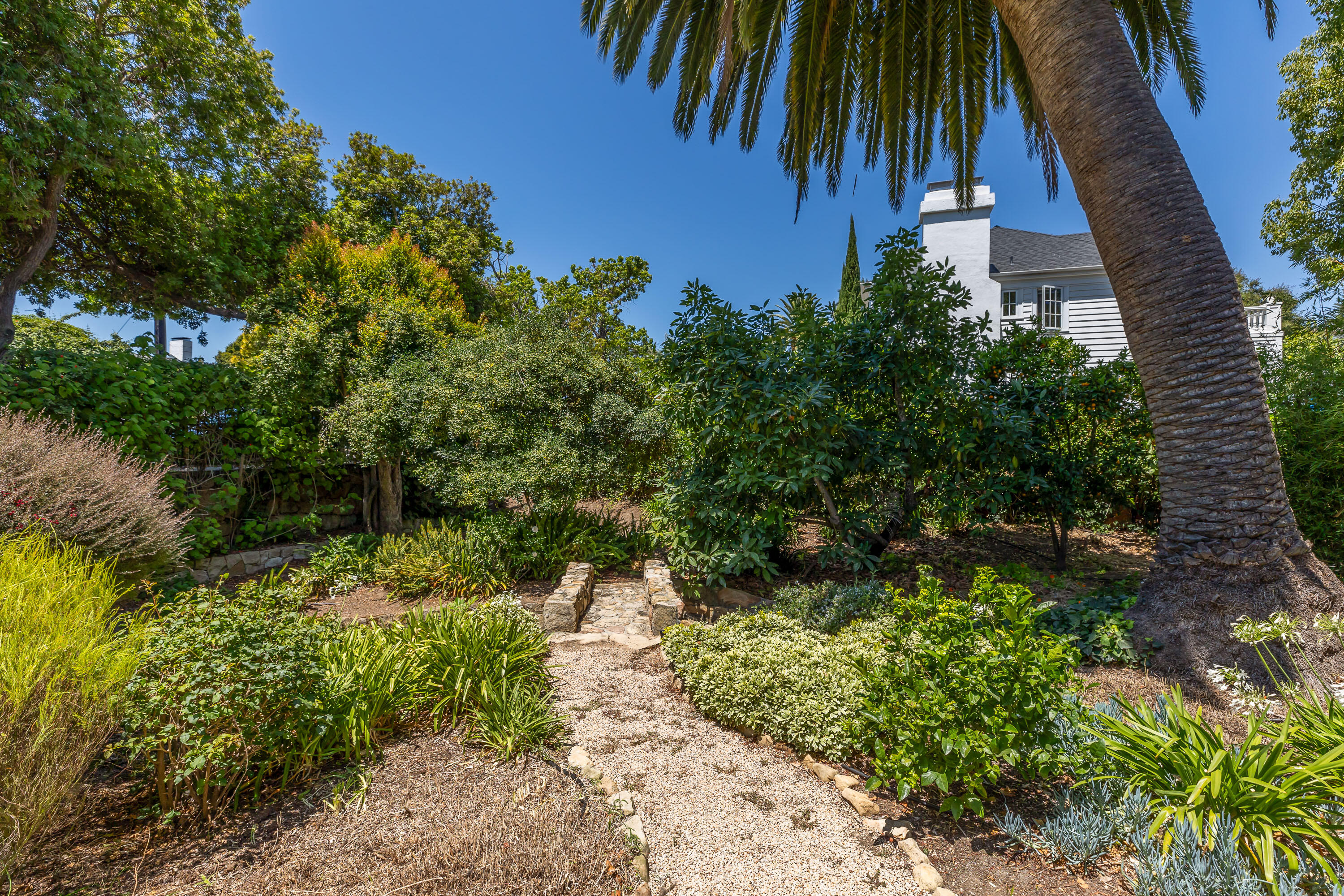 1814 Anacapa Street