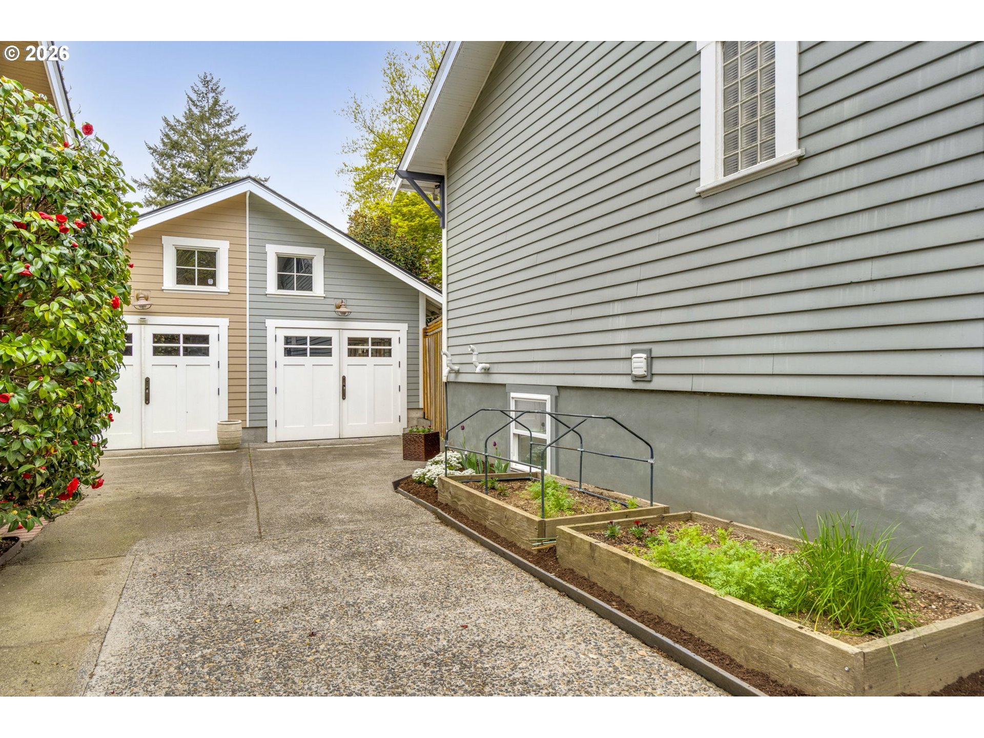 3217 NE 32ND AVE