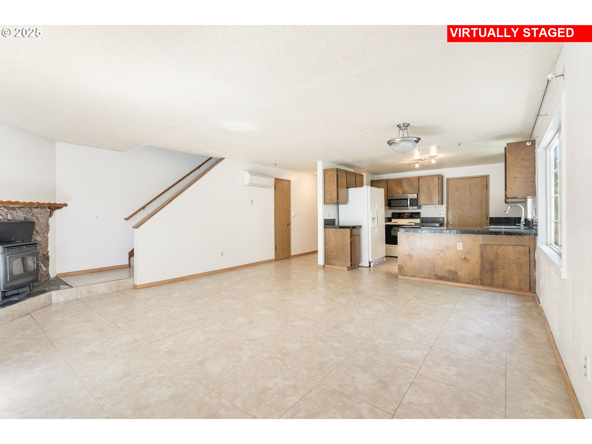 6838 N COLUMBIA BLVD