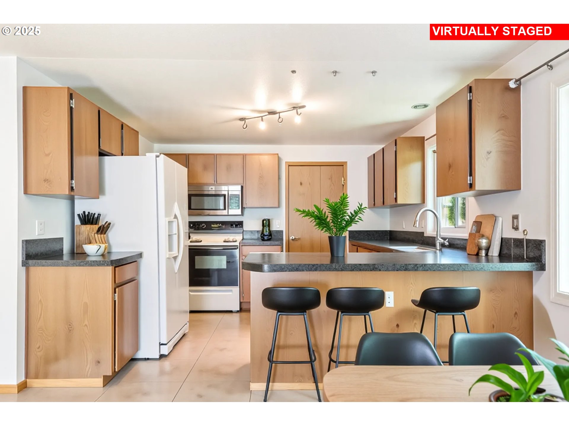 6838 N COLUMBIA BLVD