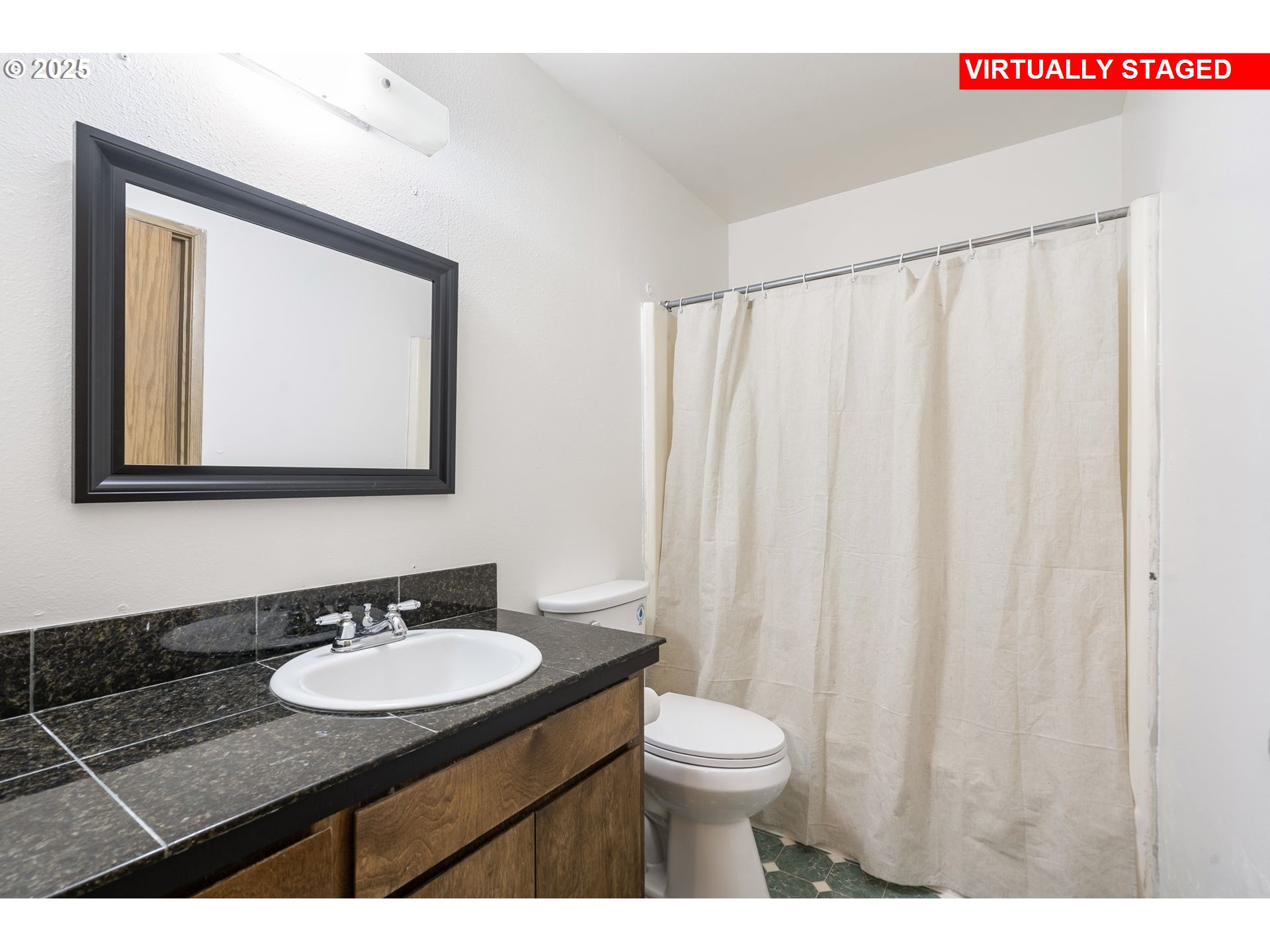 6838 N COLUMBIA BLVD