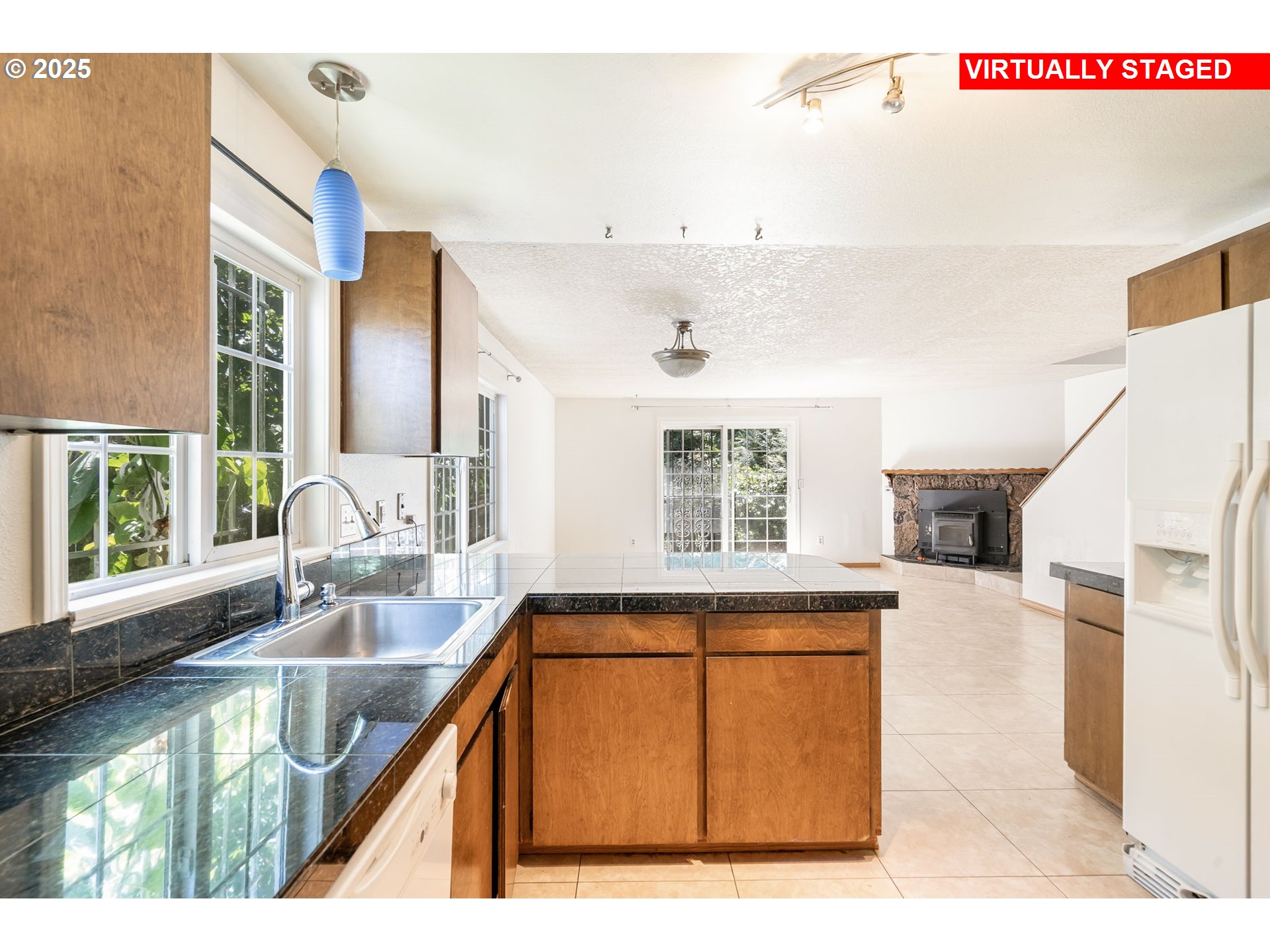 6838 N COLUMBIA BLVD