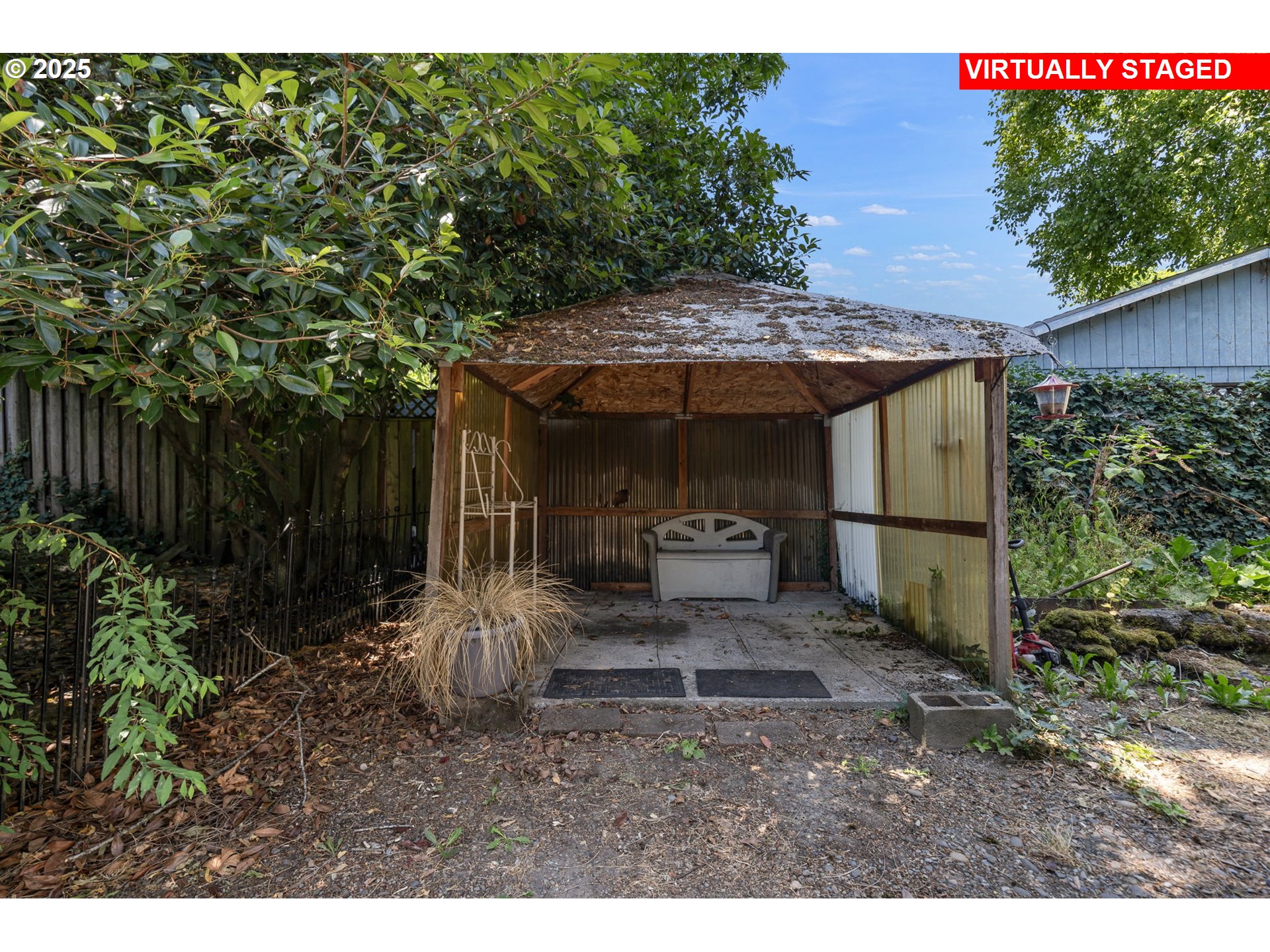 6838 N COLUMBIA BLVD