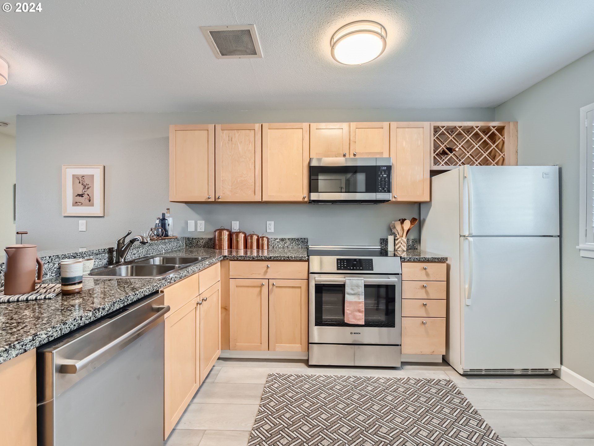 930 NW NAITO PKWY K16