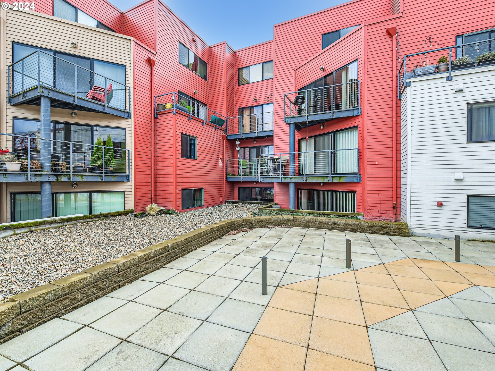 930 NW NAITO PKWY K16