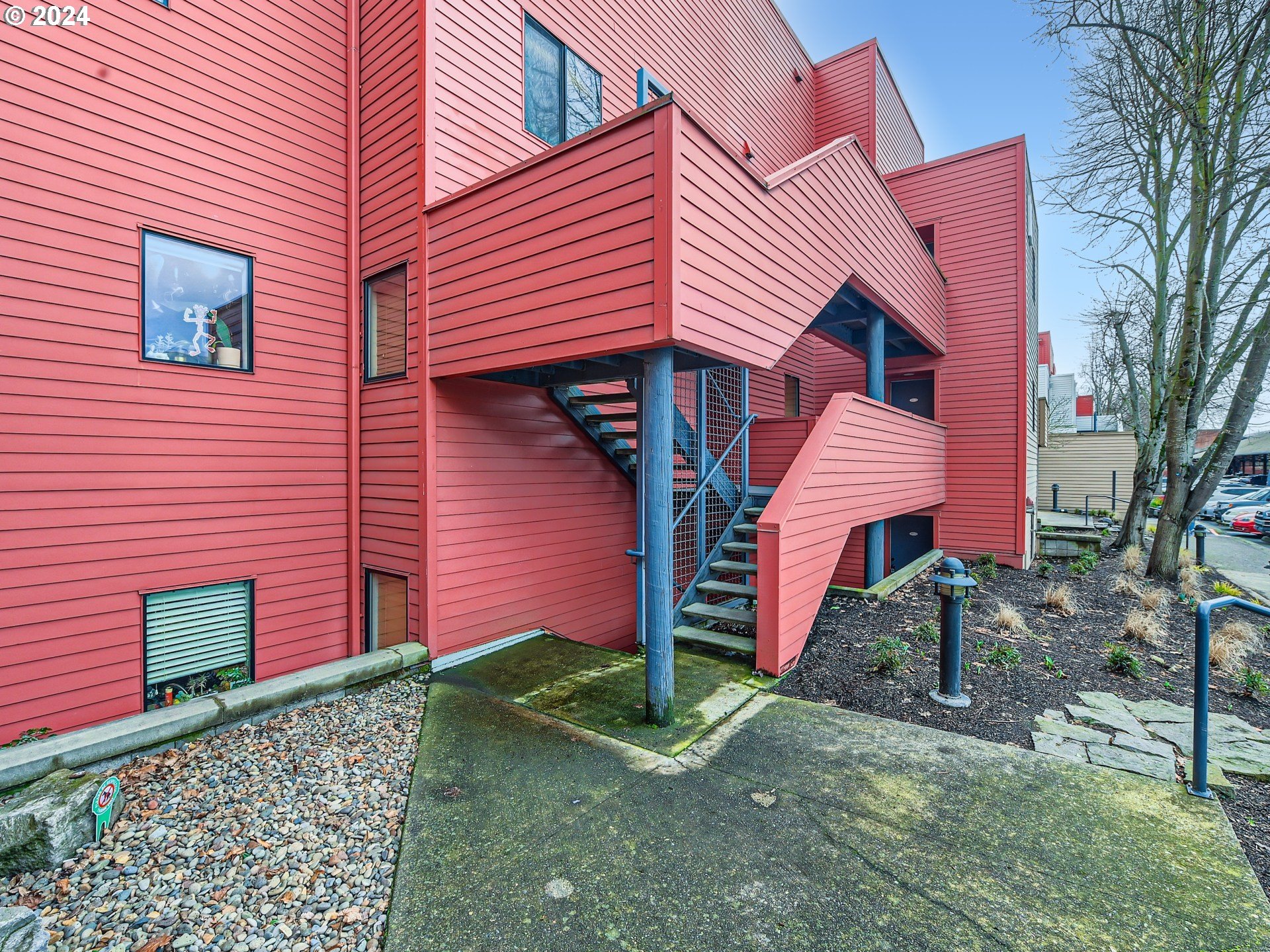 930 NW NAITO PKWY K16