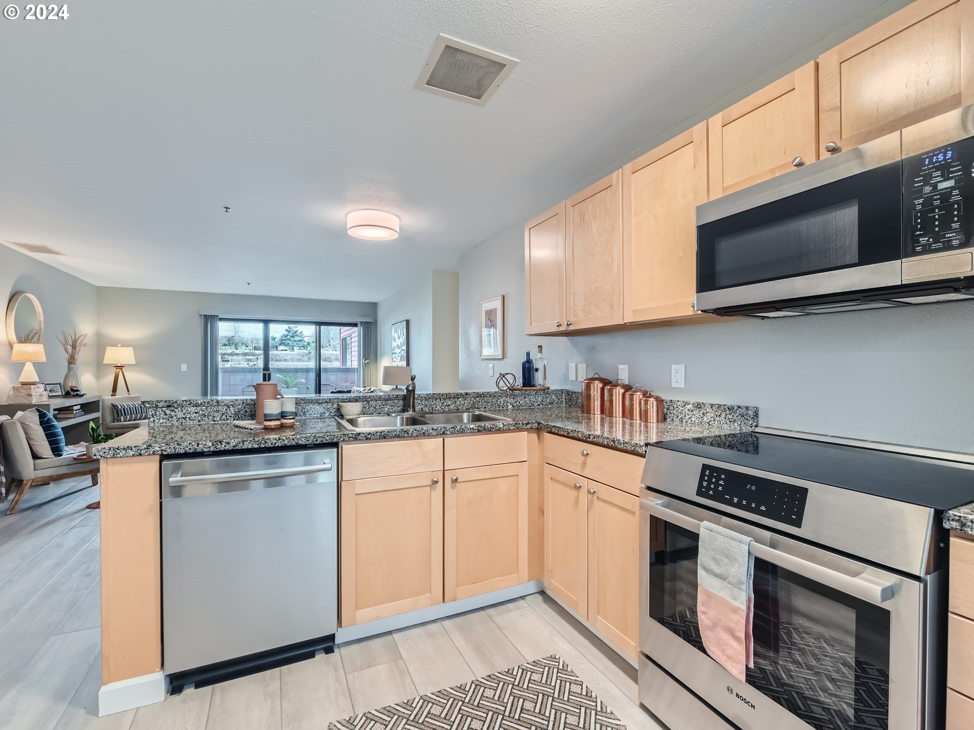 930 NW NAITO PKWY K16