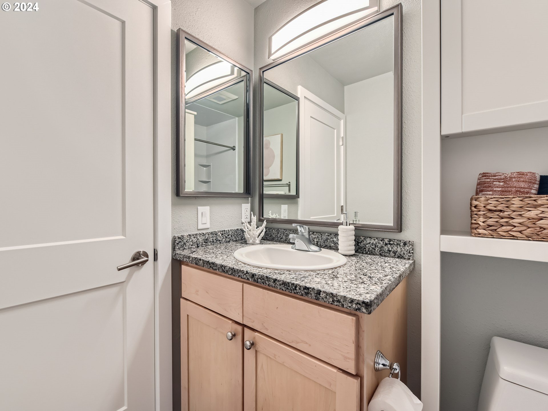 930 NW NAITO PKWY K16