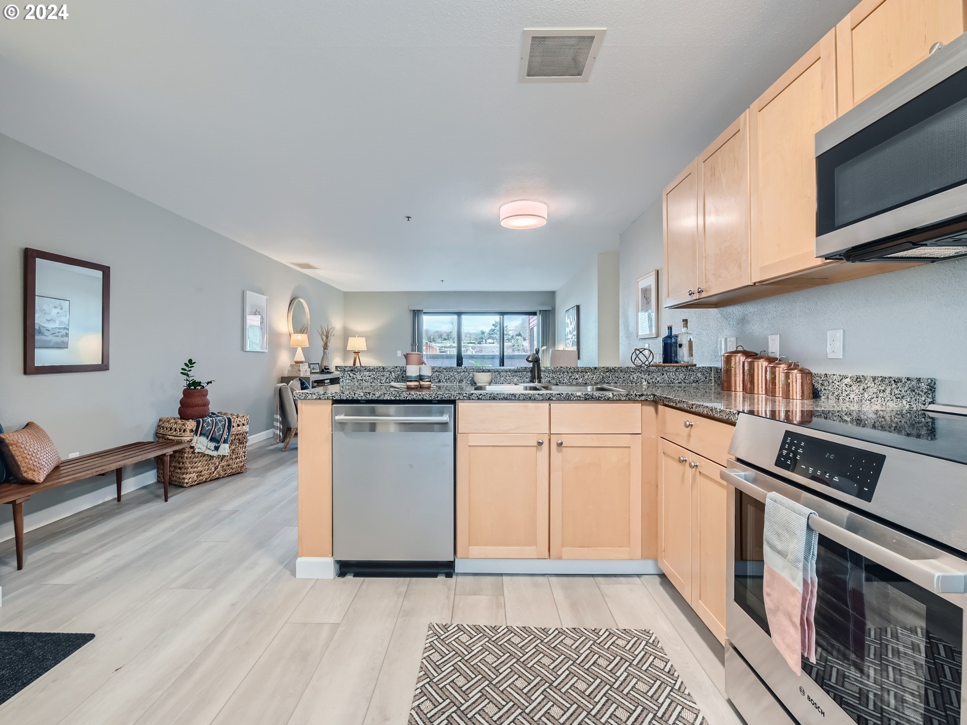 930 NW NAITO PKWY K16