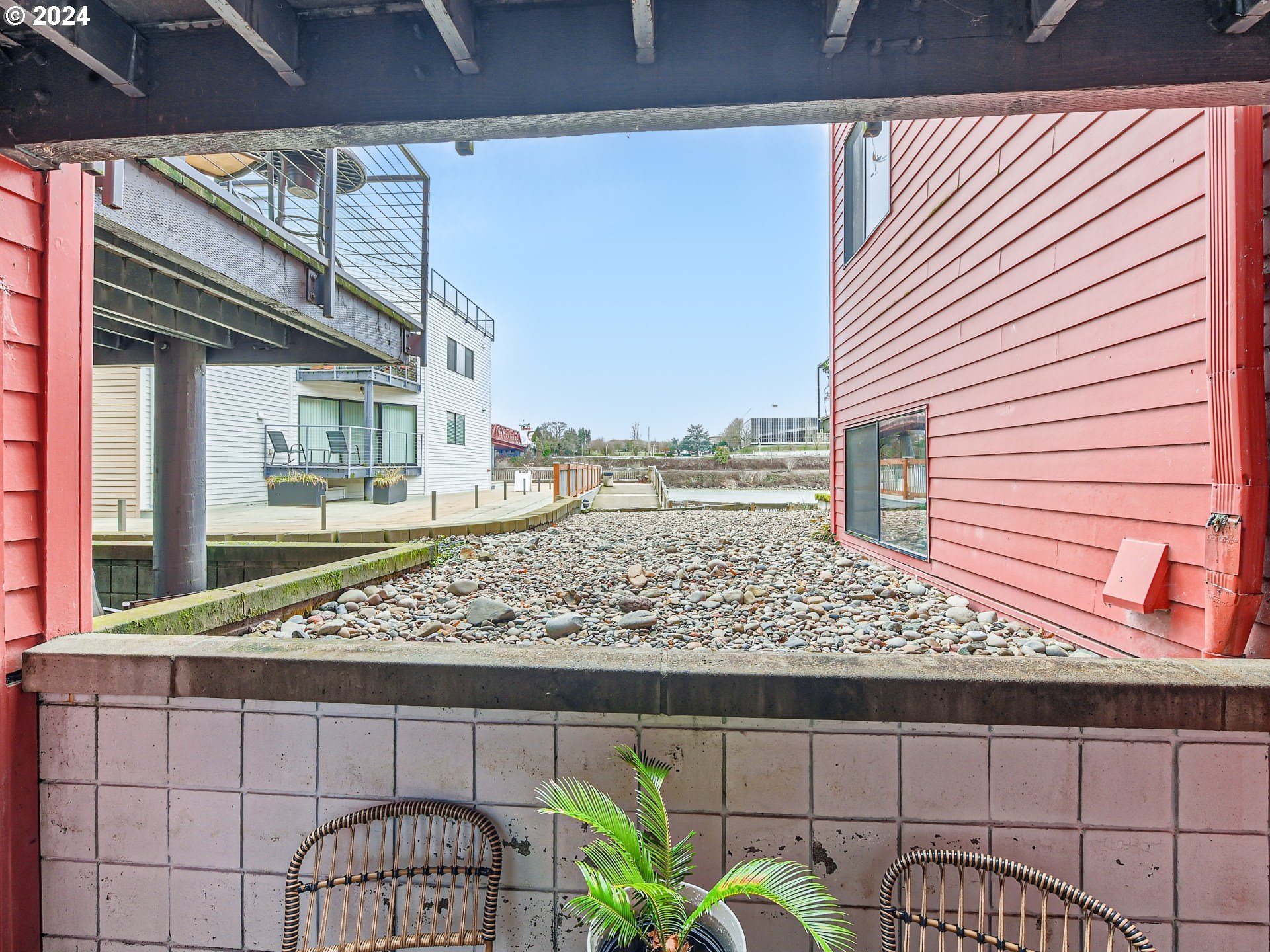 930 NW NAITO PKWY K16