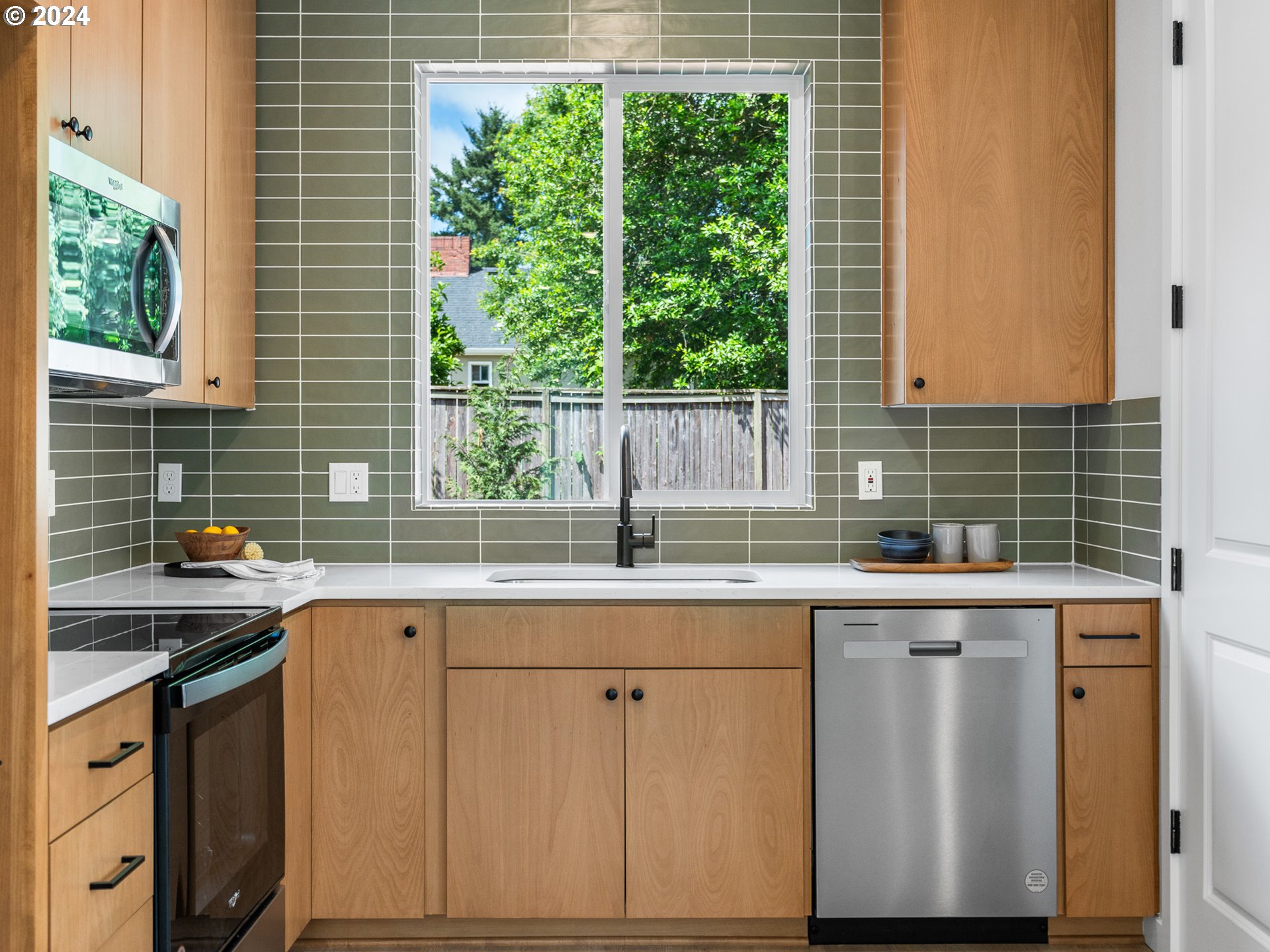 4835 NE Cesar E Chavez BLVD