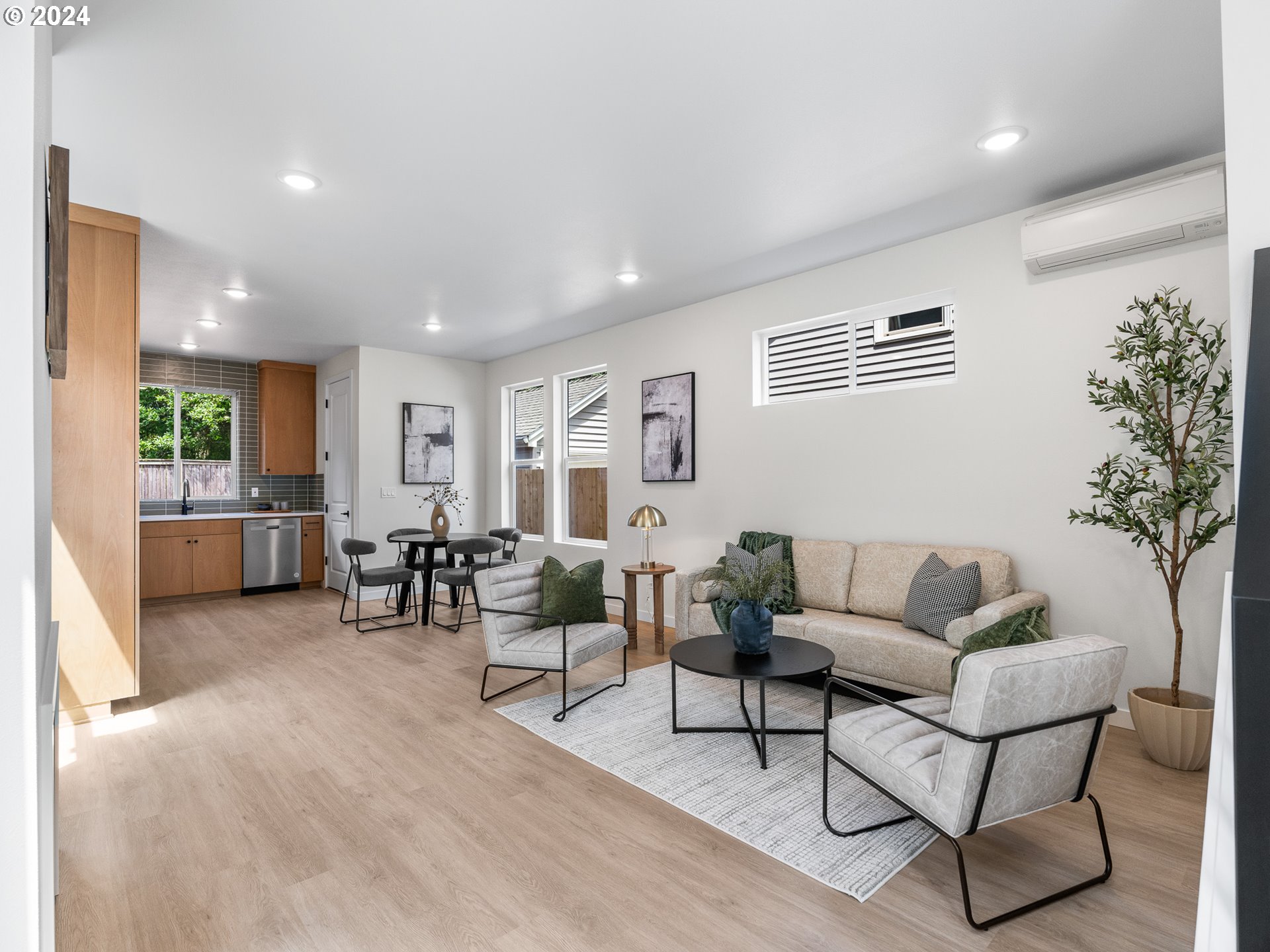 4835 NE Cesar E Chavez BLVD