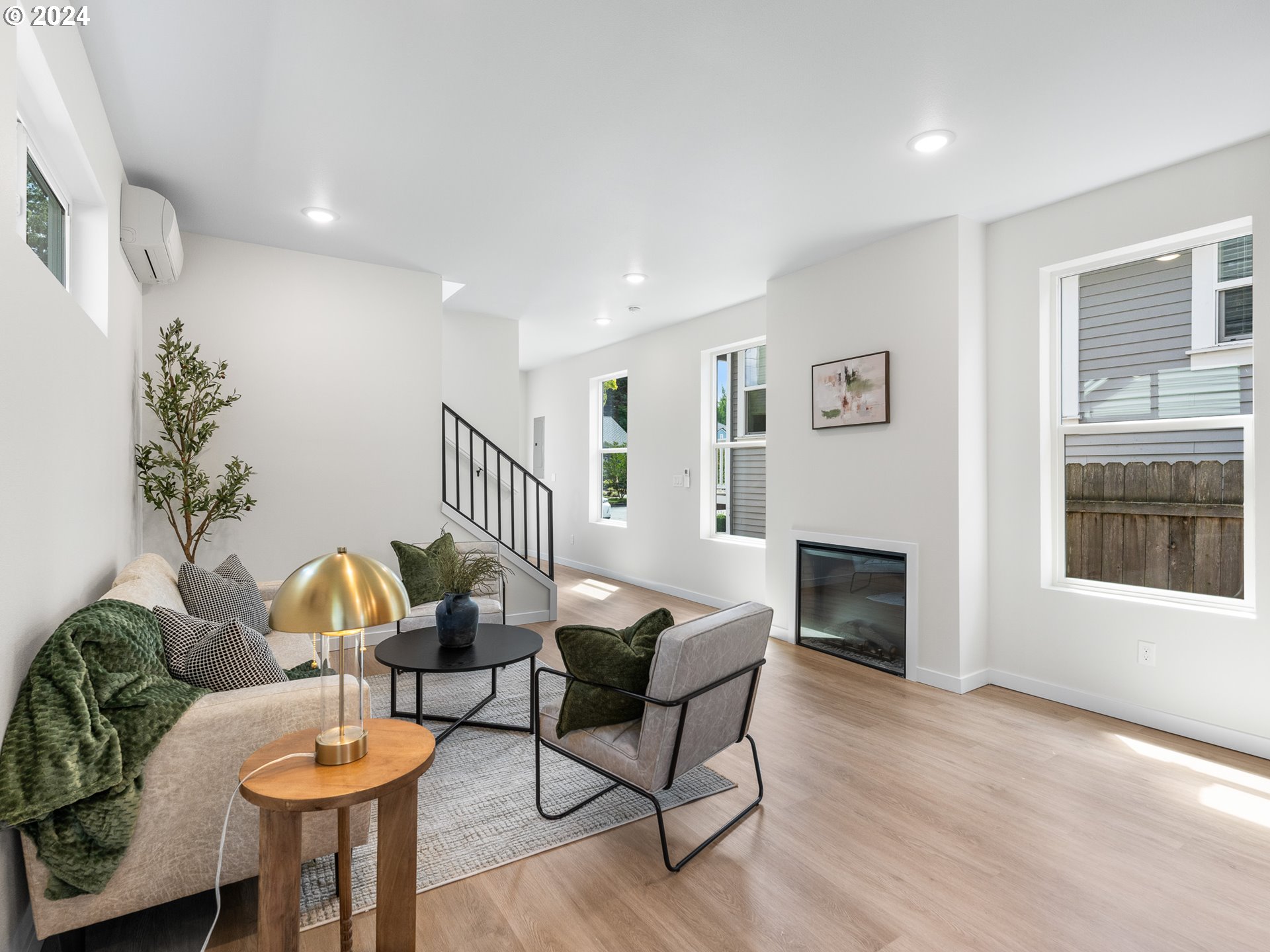 4835 NE Cesar E Chavez BLVD