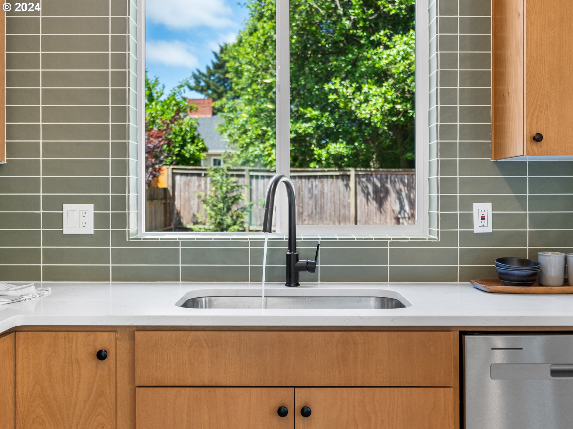 4835 NE Cesar E Chavez BLVD