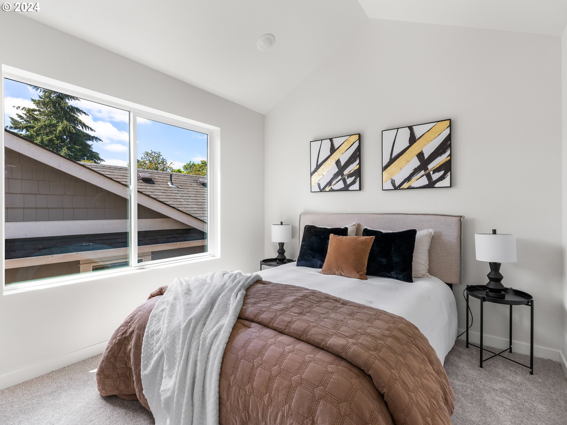 4835 NE Cesar E Chavez BLVD