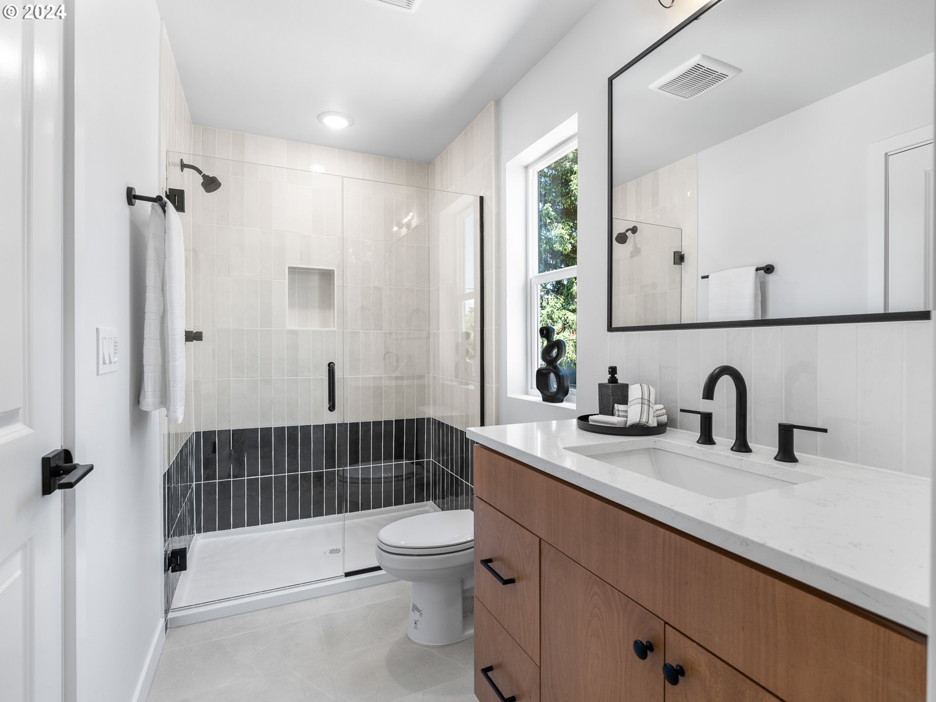 4835 NE Cesar E Chavez BLVD