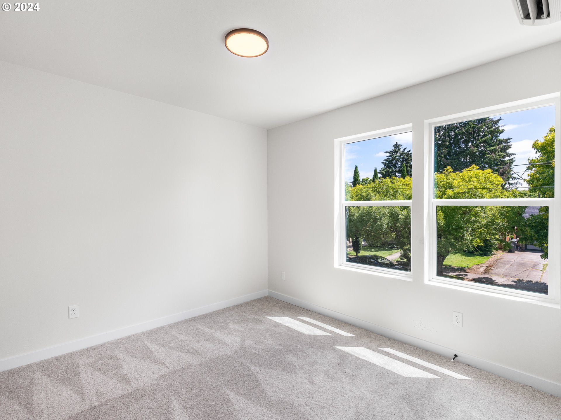 4835 NE Cesar E Chavez BLVD