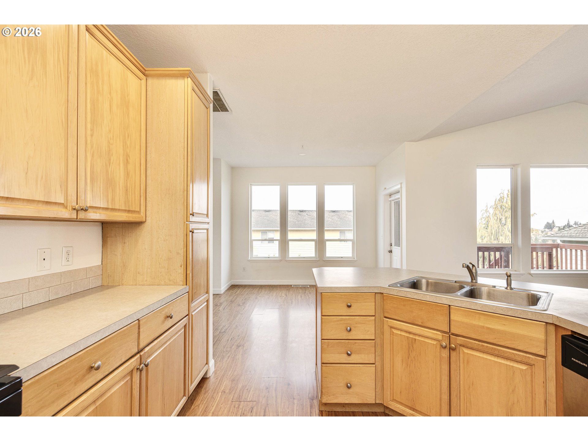 979 BURLEY HILL DR NW