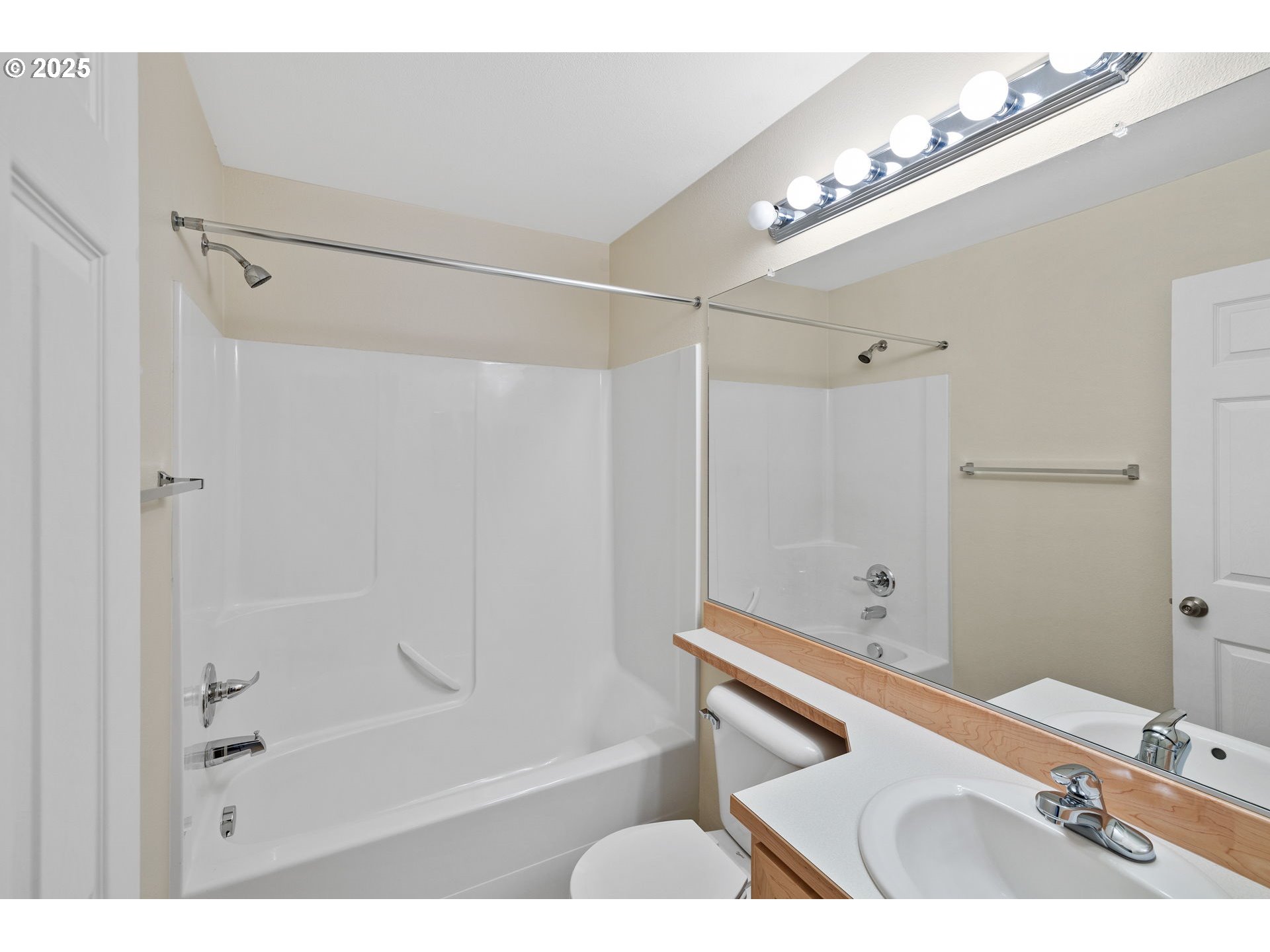 15205 SW WARBLER WAY 102