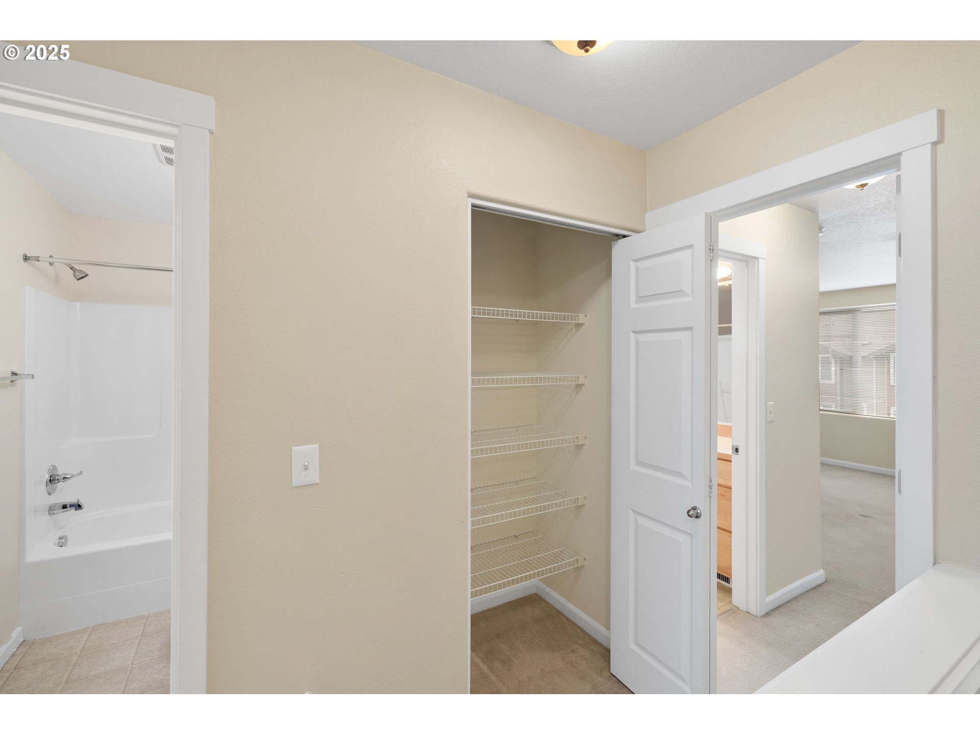 15205 SW WARBLER WAY 102