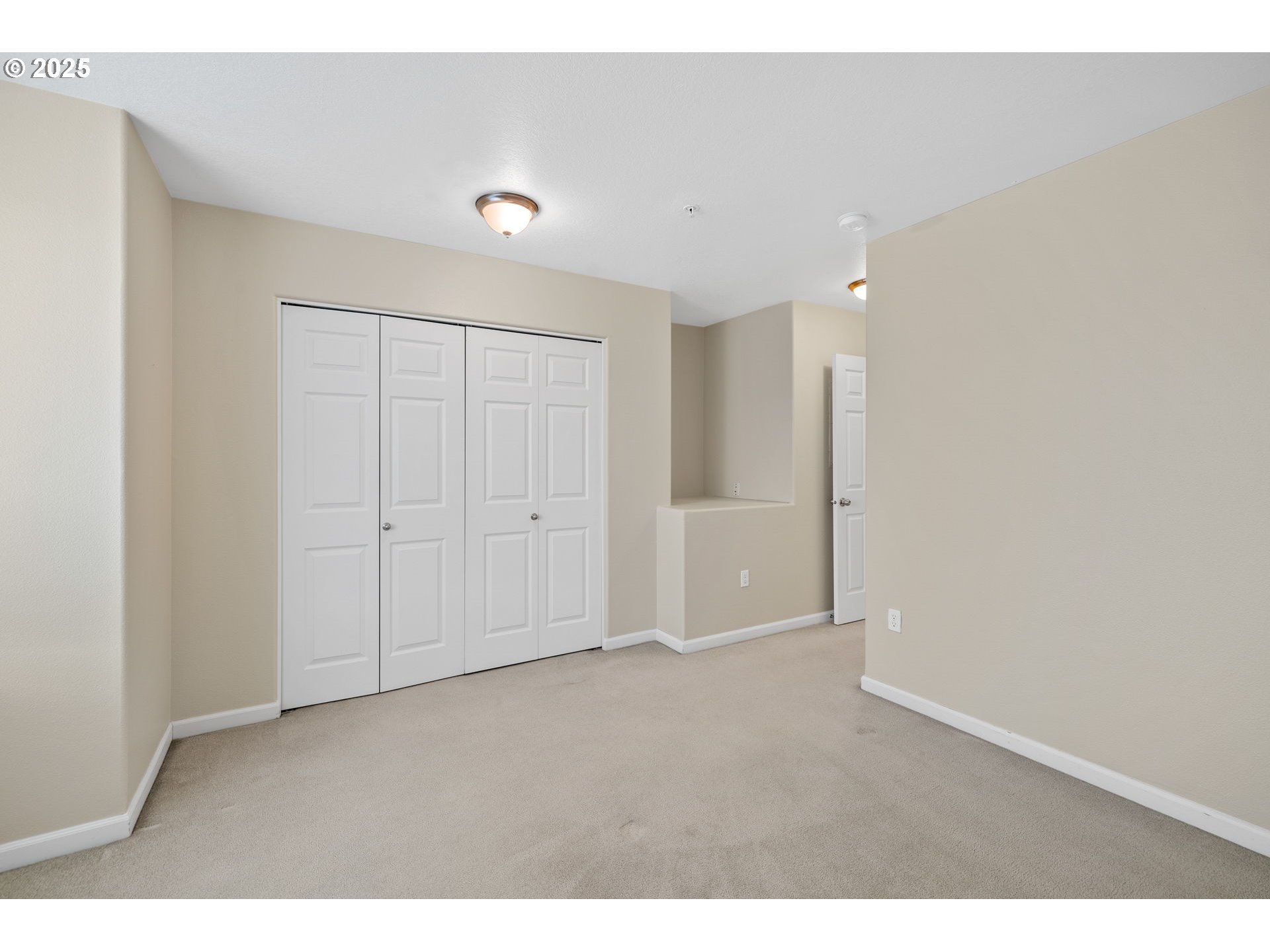 15205 SW WARBLER WAY 102